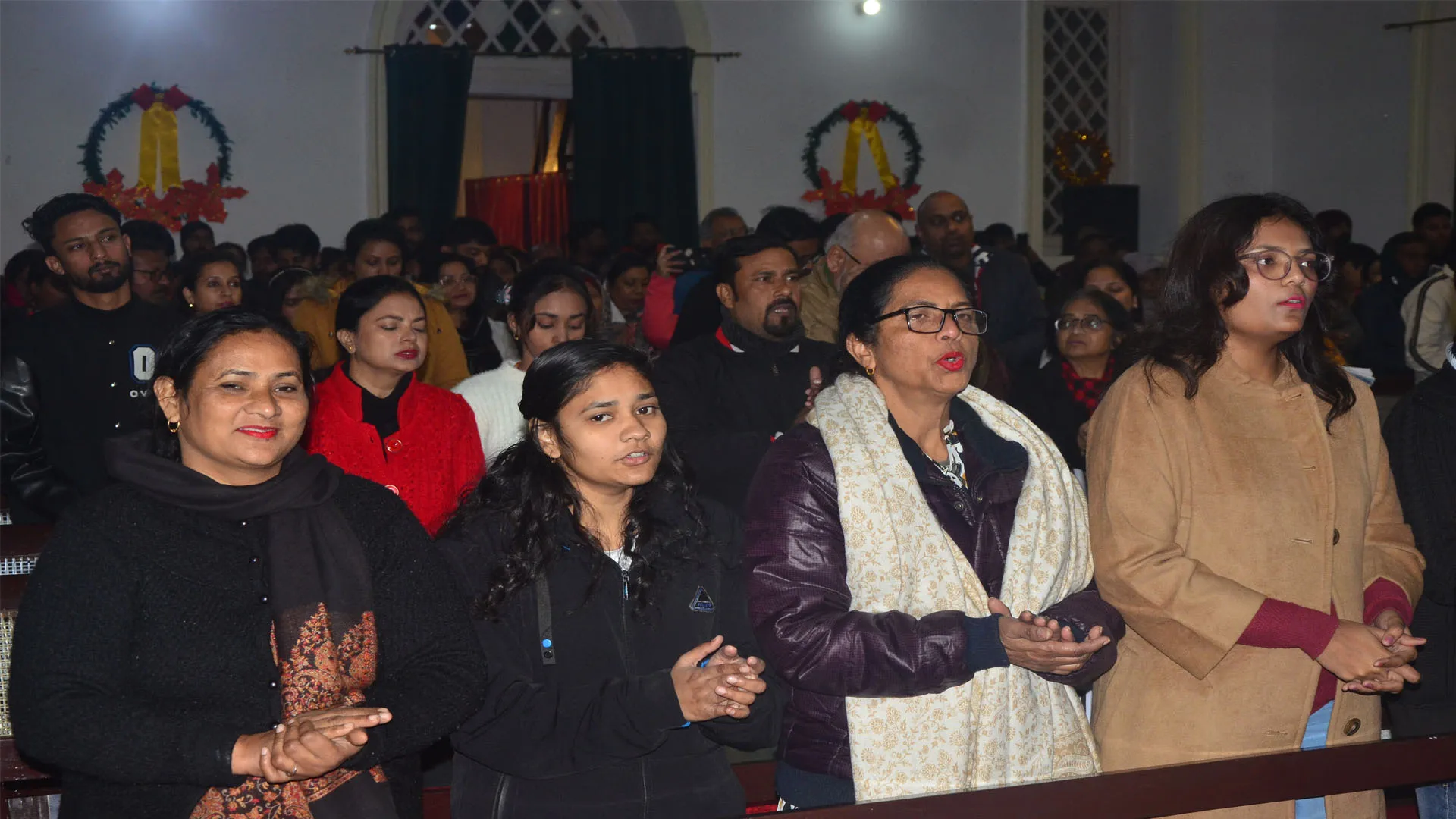 Bareilly : तेरा हो अभिषेक, अमन के राजकुमार...गिरजाघरों में मना प्रभु यीशु का जन्मदिन