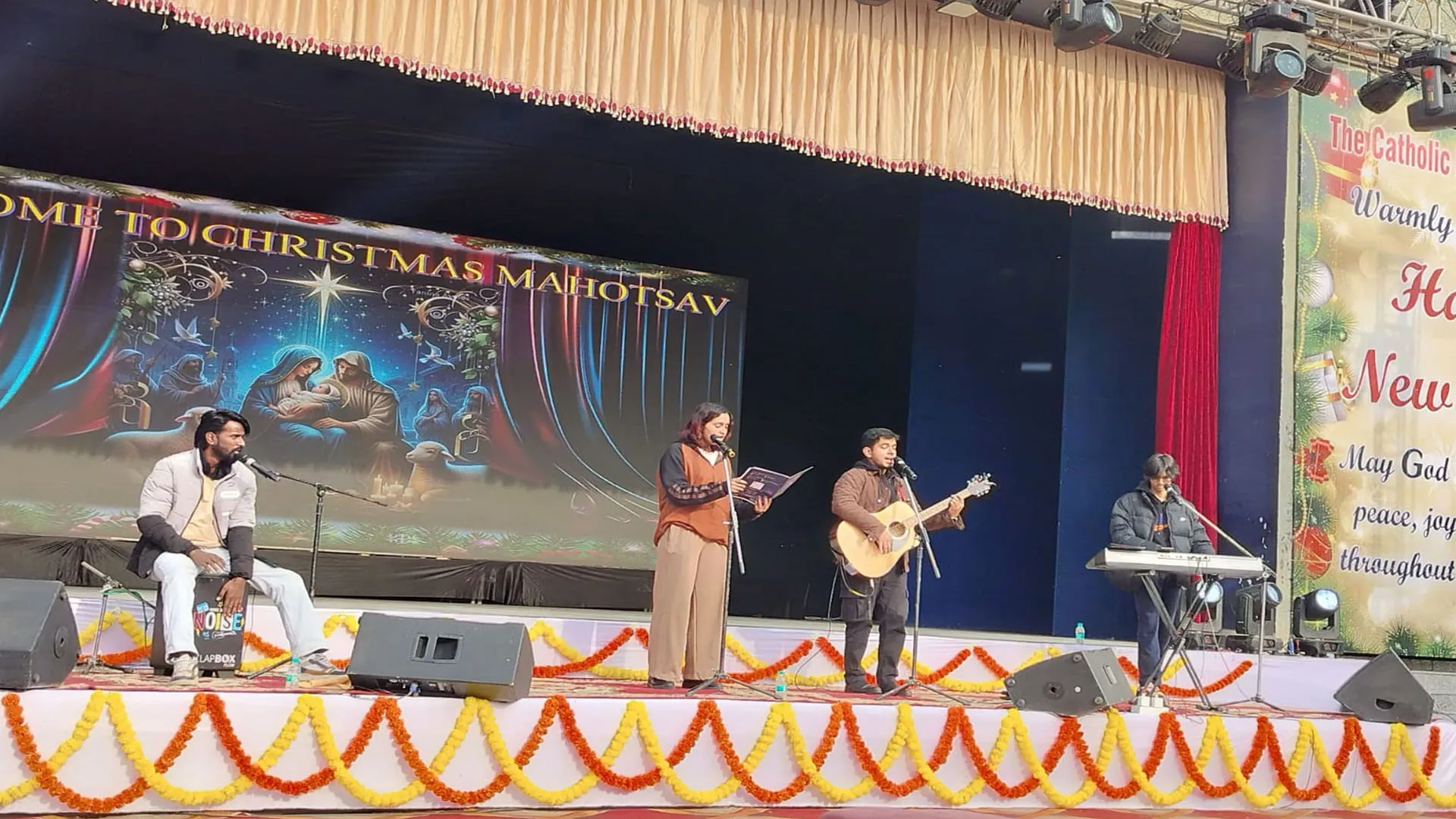 Bareilly: बच्चों ने कार्यक्रमों के जरिये दिया प्रभु यीशु का संदेश...सेंट अल्फोंसस चर्च में क्रिसमस महोत्सव शुरू