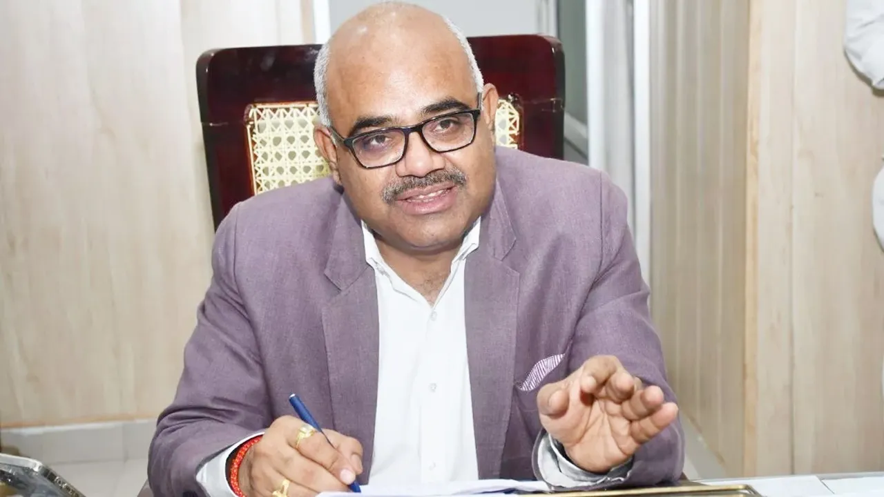 कानपुर : नालों से लेकर टेनरियों तक रखें कड़ी निगरानी, माघ मेले को लेकर डीएम ने दिए निर्देश