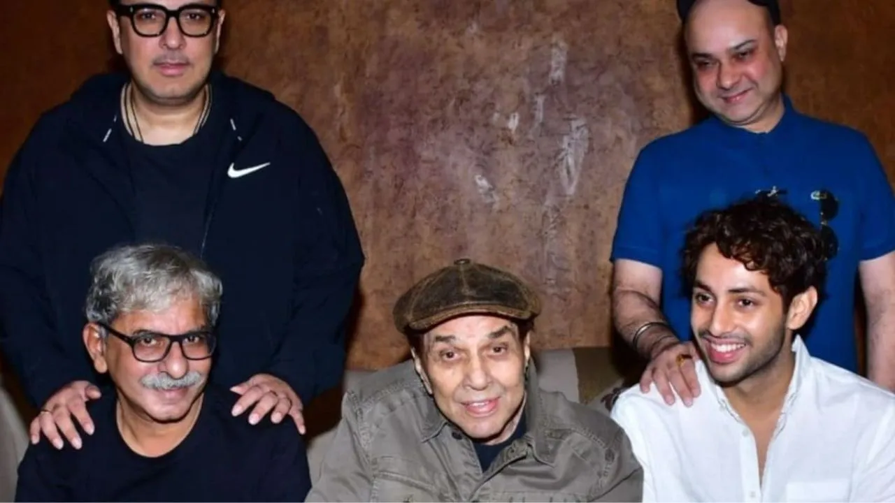 पहली मुलाकात में घबराहट... नहीं पता कैसे बात करना, अगस्त्य नंदा ने धर्मेंद्र के साथ इक्कीस में काम करने को बताया यादगार पल  