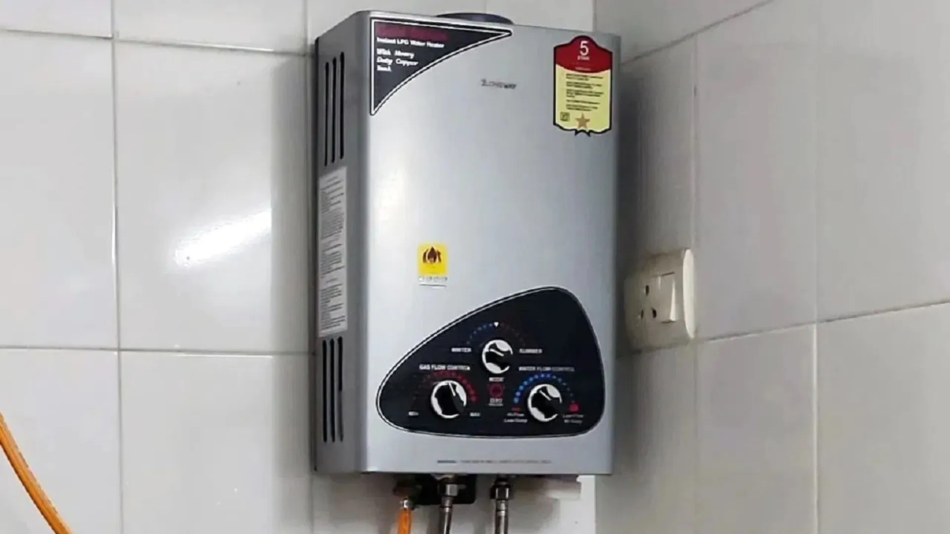 UP: गैस का गीजर बना दंपति का काल... बंद बाथरूम में दम घुटने से दोनों की मौत 