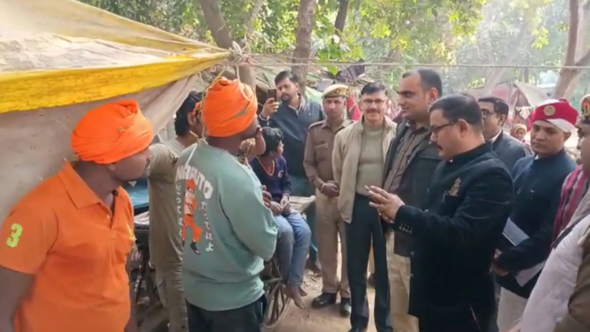 Bareilly: घुसपैठियों के खिलाफ ऑपरेशन तलाश...डीएम और एसएसपी ने सड़क पर उतरकर संभाली कमान