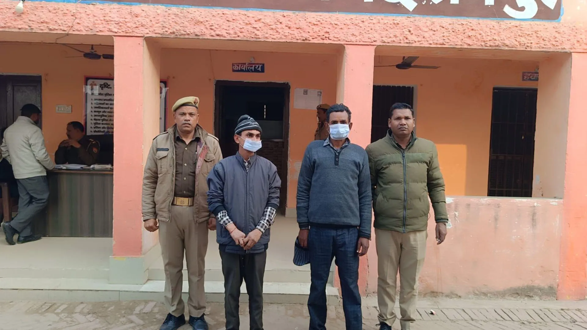 Rampur : विवाहिता की हत्या के मामले में पिता-पुत्र गिरफ्तार...भेजा गया जेल