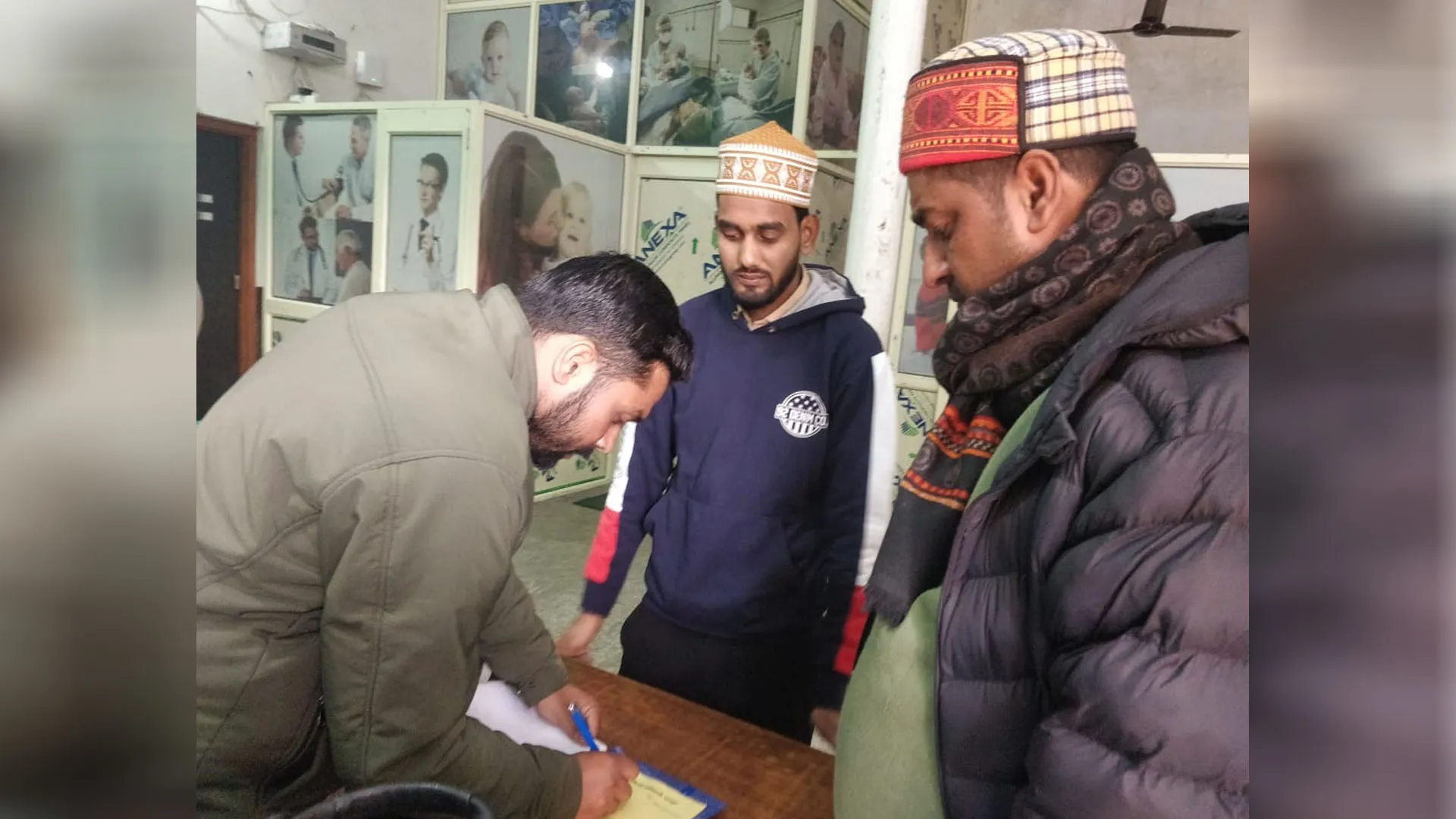 UP: इलाज के दौरान जच्चा-बच्चा की मौत, परिजनों का हंगामा