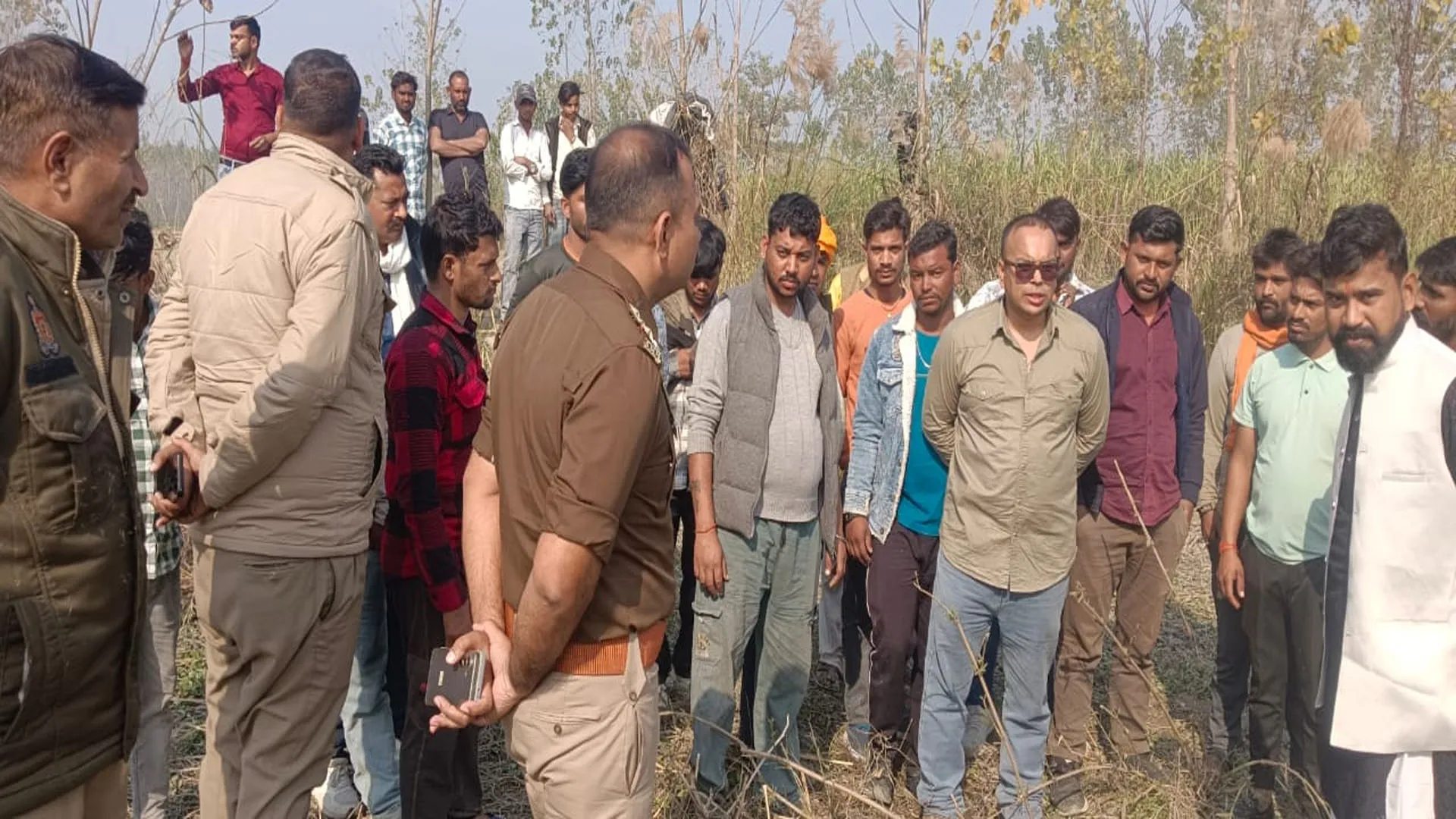 Rampur: जंगल में पशुओं के अवशेष मिलने के बाद हिंदू संगठनों का हंगामा