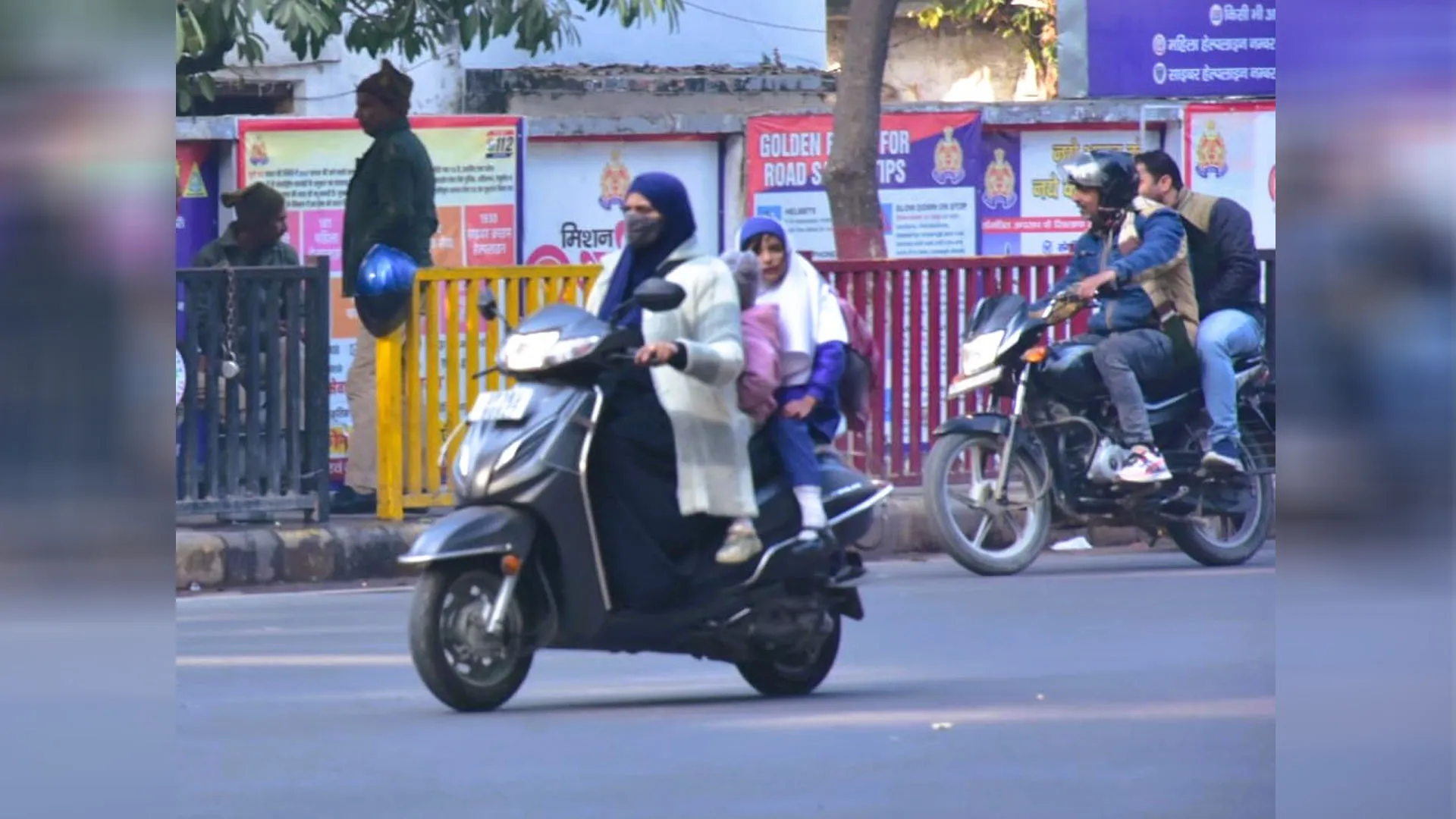 Moradabad: दोपहर में थोड़ी देर के लिए निकले सूर्यदेव, सुबह से छाया रहा घना कोहरा