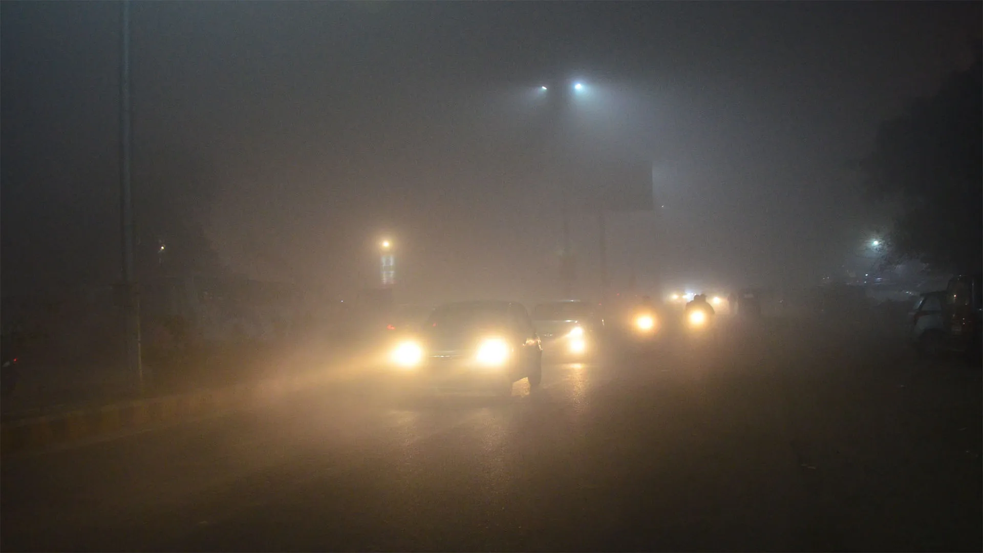 Bareilly: घने कोहरे के साथ कड़ाके की ठंड का रेड अलर्ट...मौसम विभाग ने जारी की चेतावनी