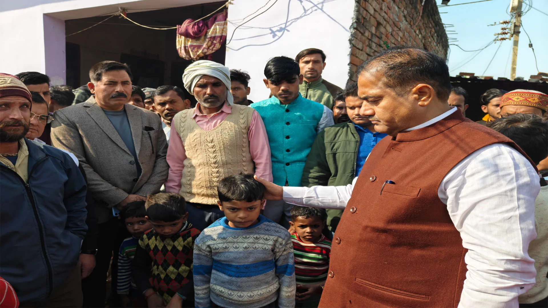 Moradabad: पांच अर्थियां एक साथ उठी तो रो पड़ा गांव, अब्दुल्लापुर गांव में नहीं जले चूल्हे