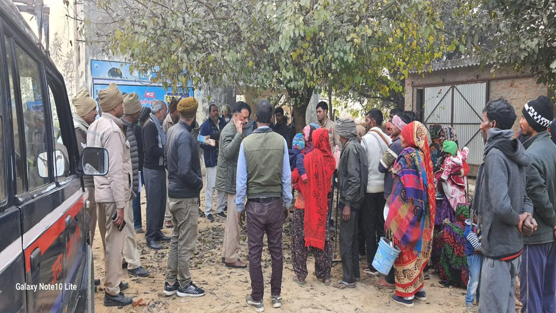 Rampur : ईंट भट्ठों के महिला मजदूरों को कराया मुक्त, एसडीएम मौके पर पहुंचे