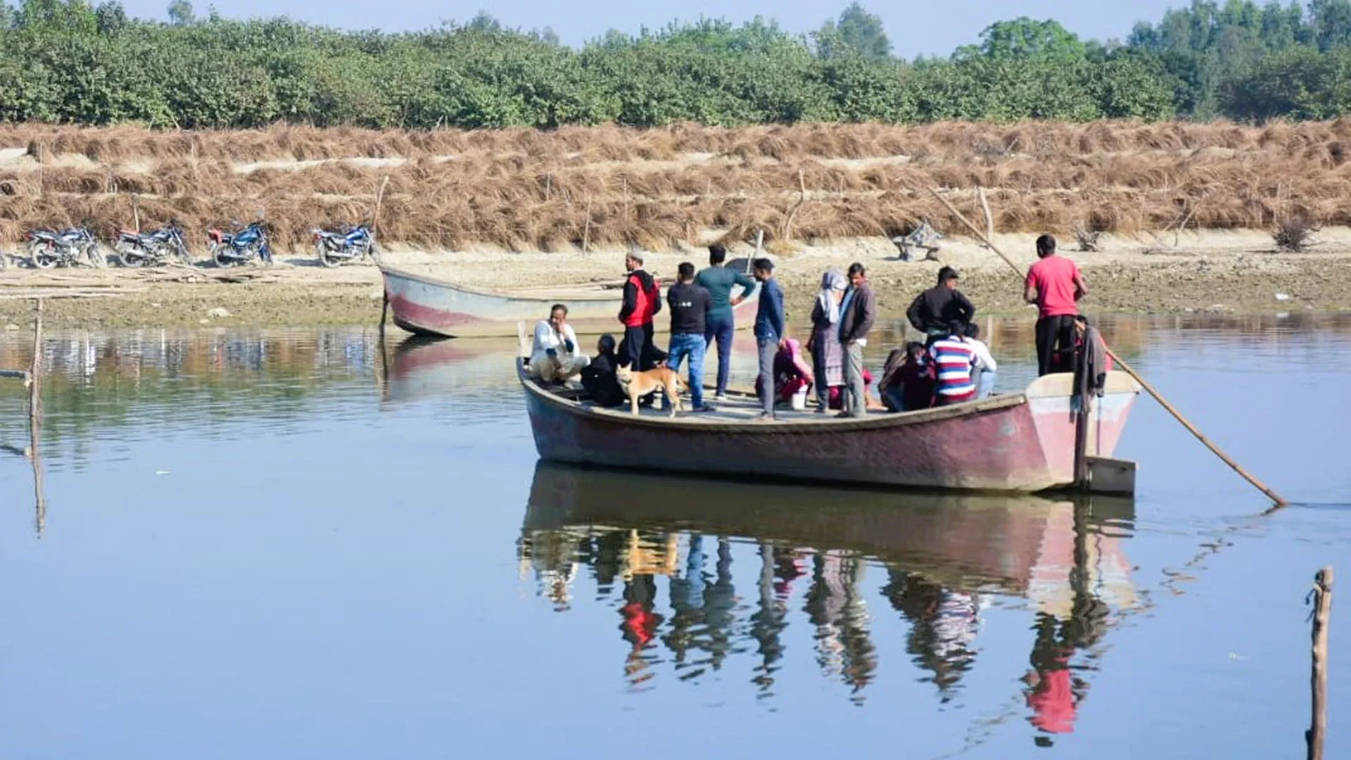 Moradabad: दो दिन बाद निकली धूप, ठंडी हवा ने नहीं छोड़ा पीछा