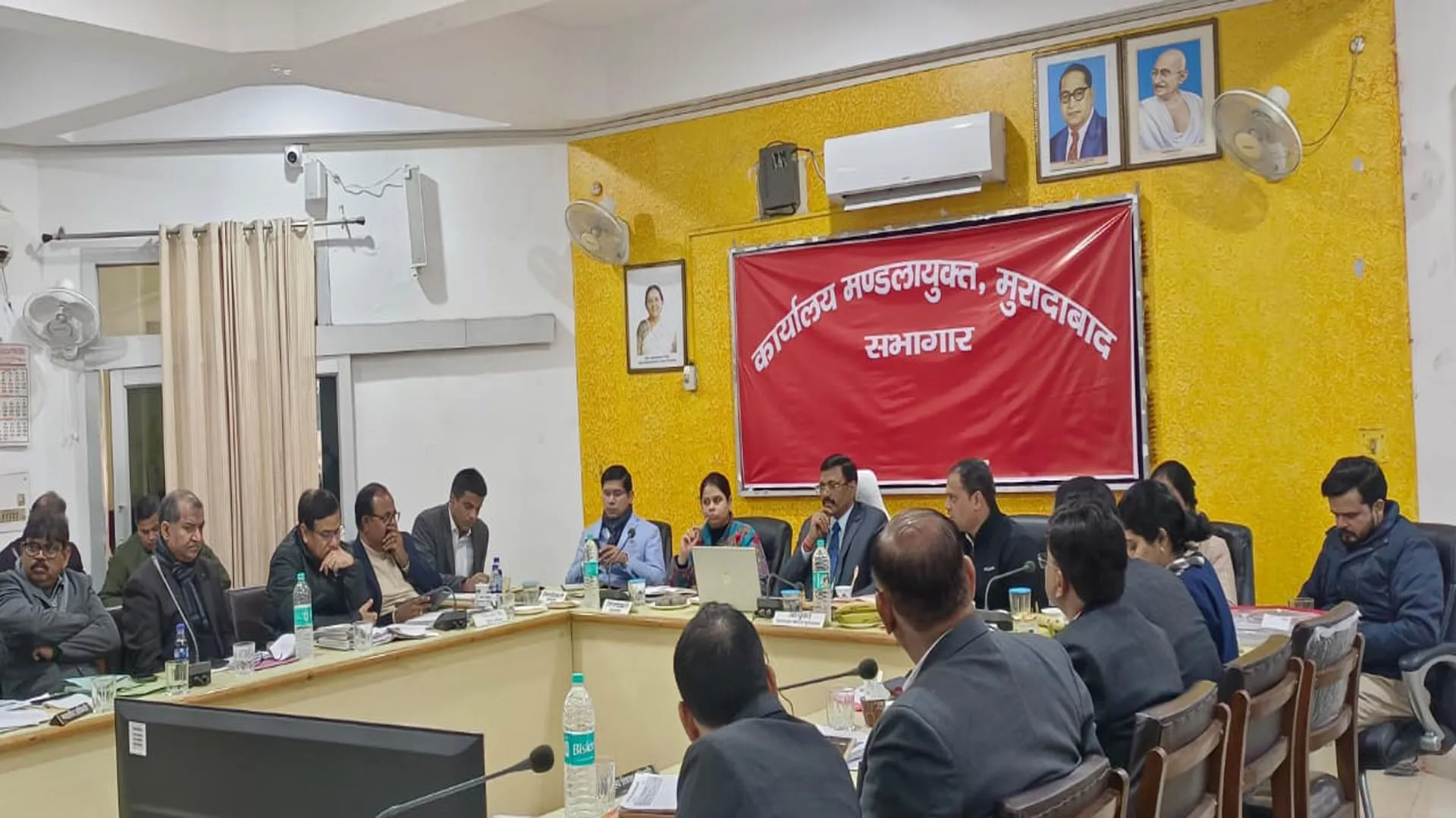 Moradabad: आयुष्मान कार्ड का लाभ रोगियों को न मिलना व गलत उपचार करने की शिकायतें गंभीर