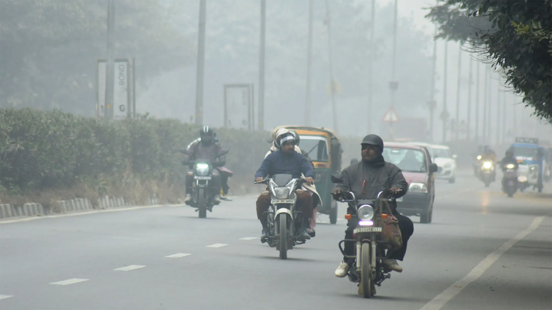 Bareilly : दो दिन से 14 डिग्री का टार्चर, हल्की बारिश से नए साल का स्वागत