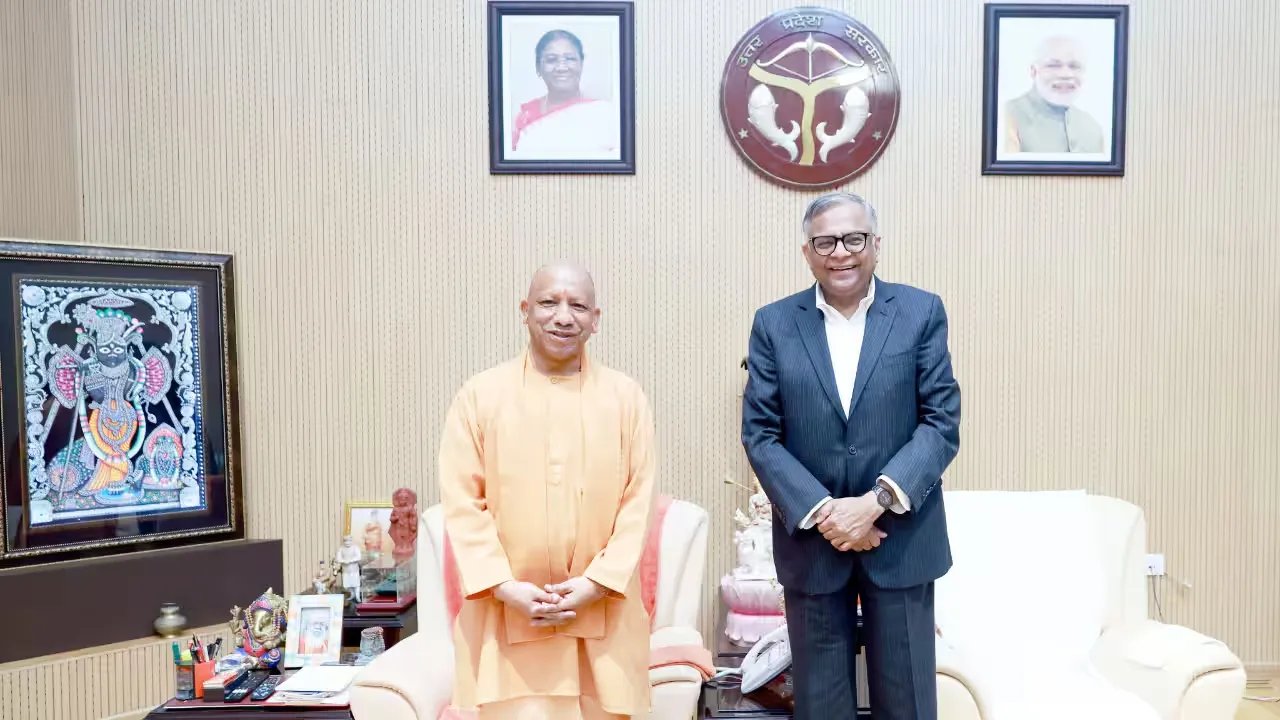 UP में AI सिटी से डिफेंस से लेकर एनर्जी तक का मेगा प्लान, CM योगी और टाटा ग्रुप के चेयरमैन की बैठक में बड़े निवेश प्रस्तावों पर सहमति