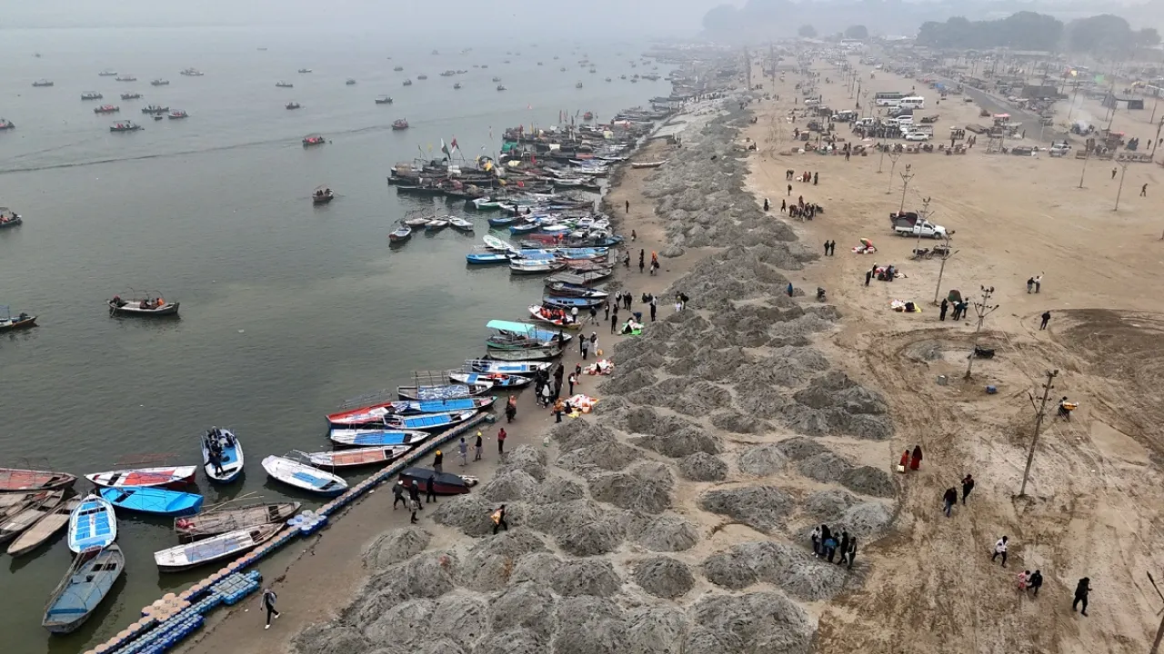 Magh Mela 2026:  माघ मेला प्रशासन पर साधु-संतों ने लगाया आरोप, कहा- अब तक नहीं दी गई जमीन 