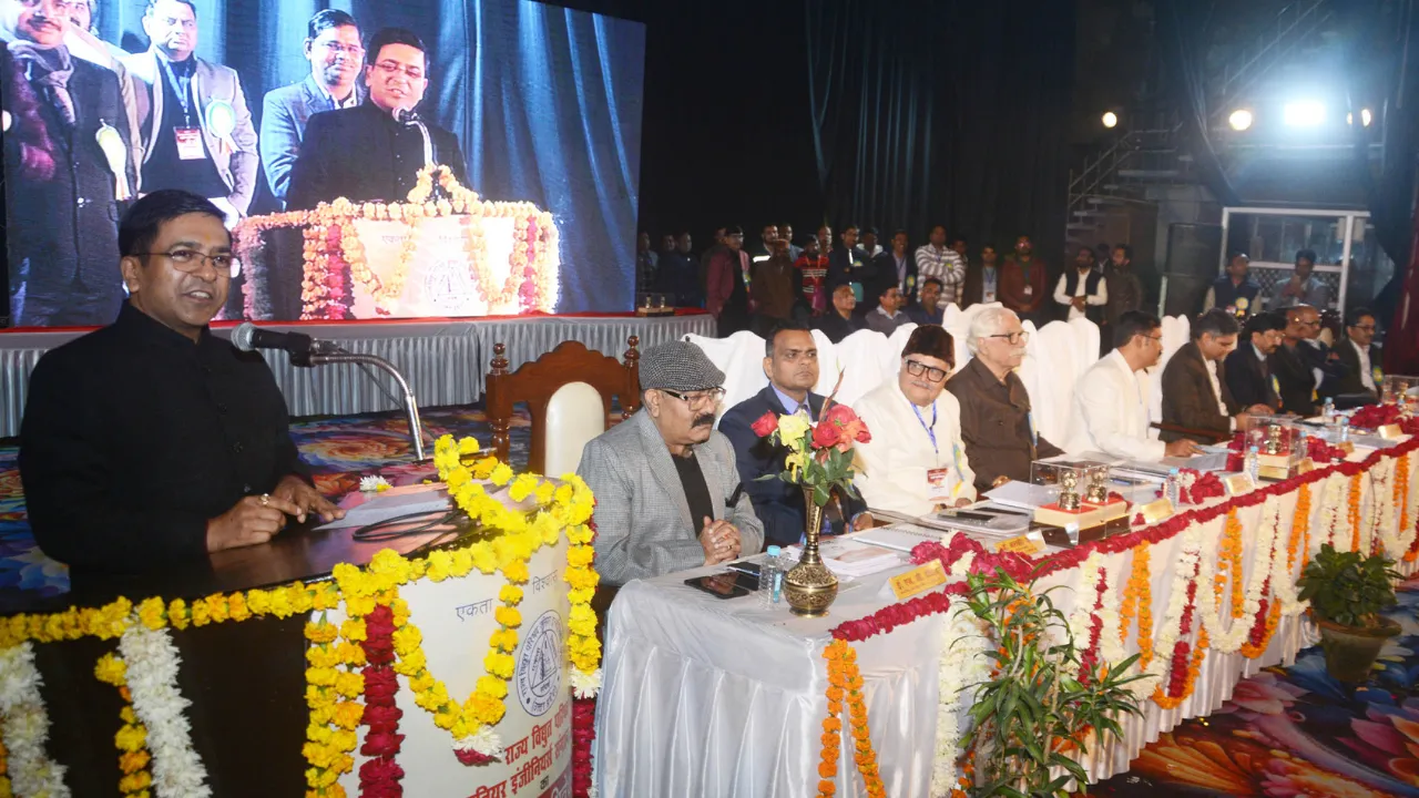 भविष्य आईटी का है, तकनीकी स्किल्स बढ़ाएं नहीं तो पीछे रह जाएंगे: डॉ. आशीष गोयल