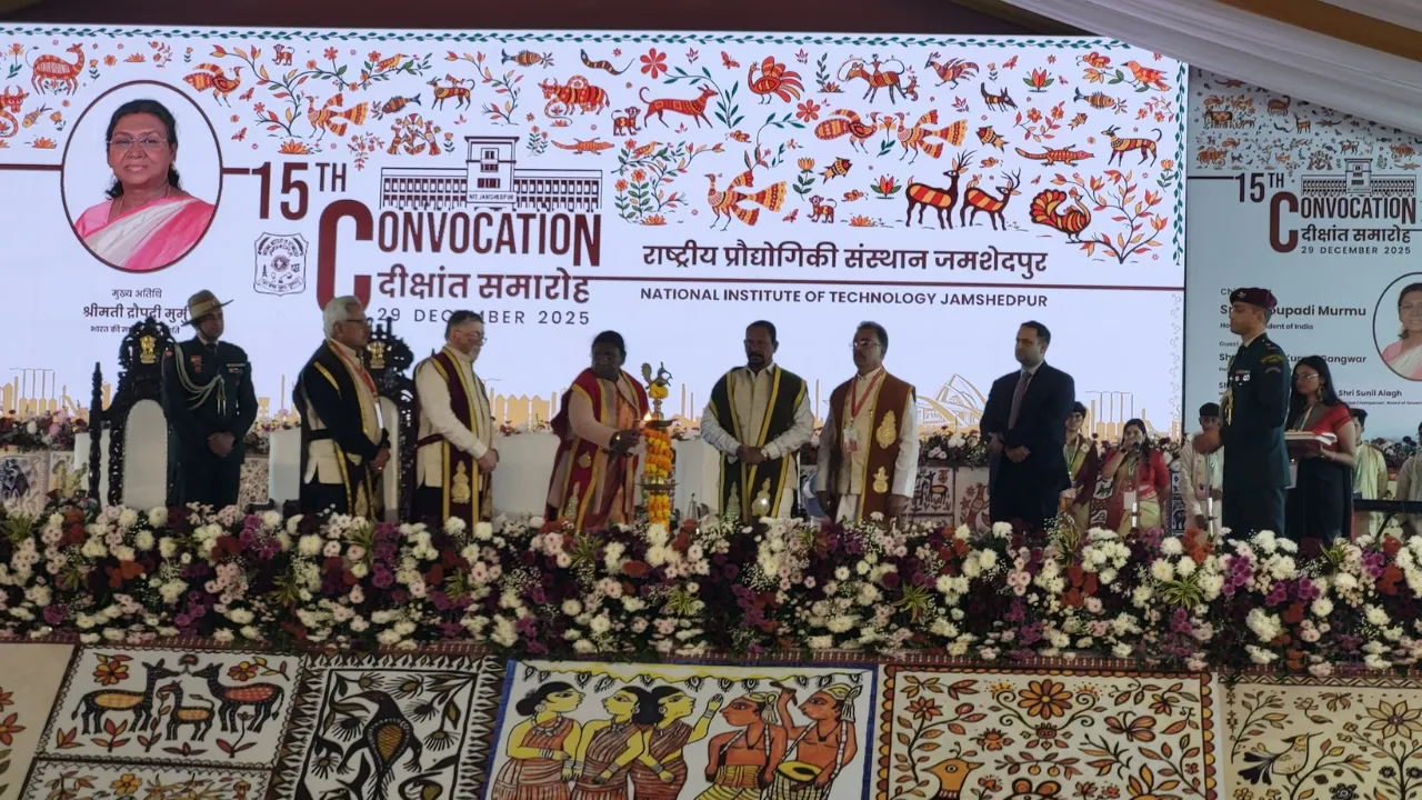 ओल चिकी लिपि के 100 साल: राष्ट्रपति मुर्मू ने गाया प्रार्थना गीत, कहा- मातृभाषा को हमेशा रखें याद 