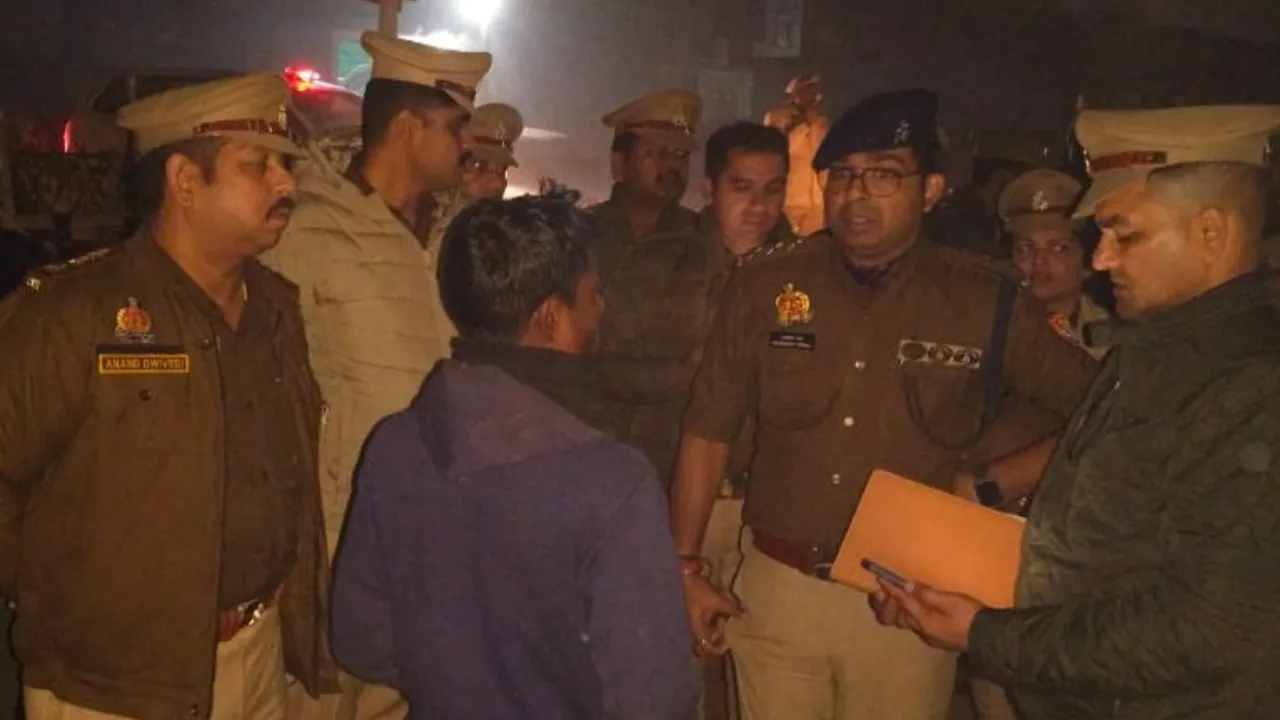 एसीपी ने झुग्गी-झोपड़ियों में चलाया सघन जांच अभियान: नागरिकों से सहयोग की अपील, कहा- संदिग्ध गतिविधियों की दें जानकारी