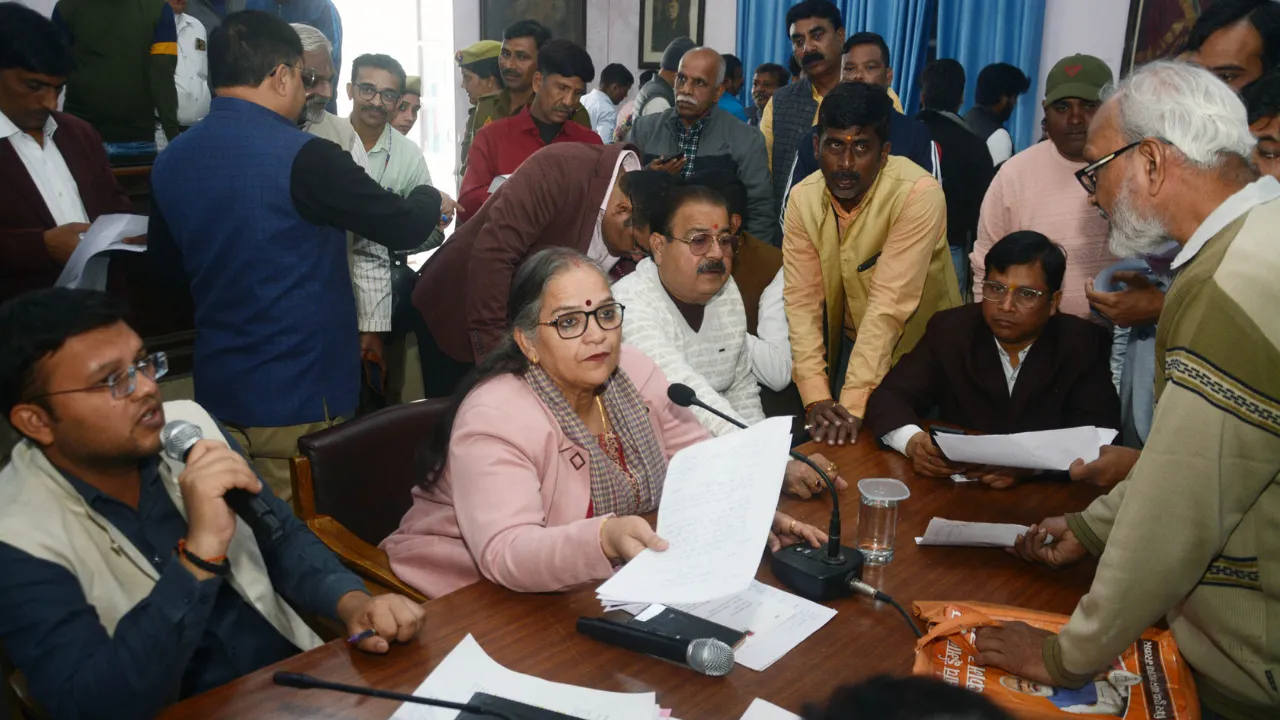 गृहकर जमा फिर भी बढ़ाकर बनाया बकायेदार... पीड़ित ने बताया दुख,  नगर निगम में आयोजित समाधान दिवस में आए 68 मामले