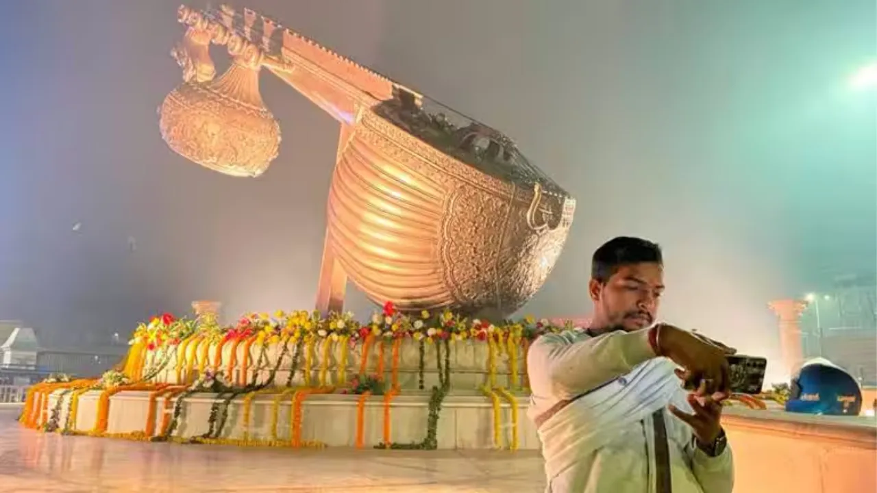 लता चौक से रामपथ पर ई-रिक्शा पर प्रतिबंध... बिना सत्यापन के बाहरी महिलाएं सड़क पर बेच रही सामान, जानें क्या बोले सीओ