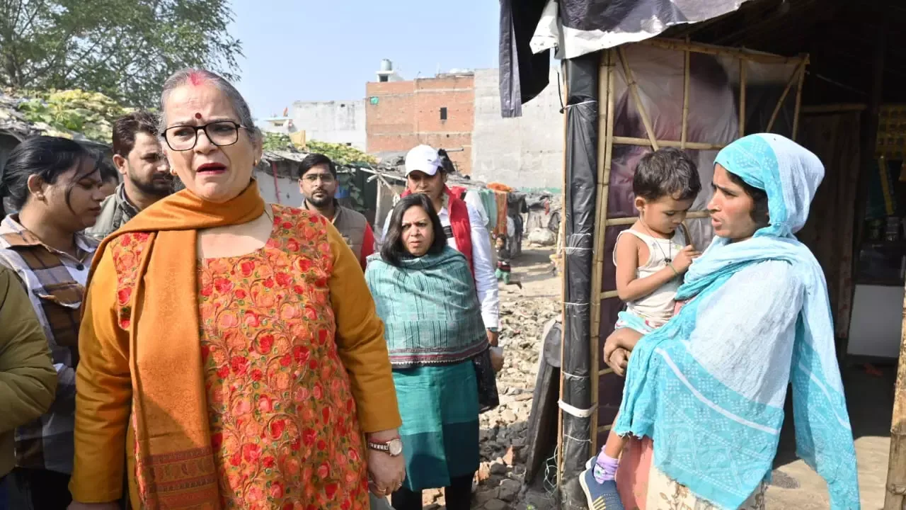 रोहिंग्या-बांग्लादेशियों को ढूंढने गुडम्बा के बहादुरपुर पहुंचीं महापौर, सपा पार्षद के प्लॉट पर बसीं थीं 80 से अधिक झुग्गियां