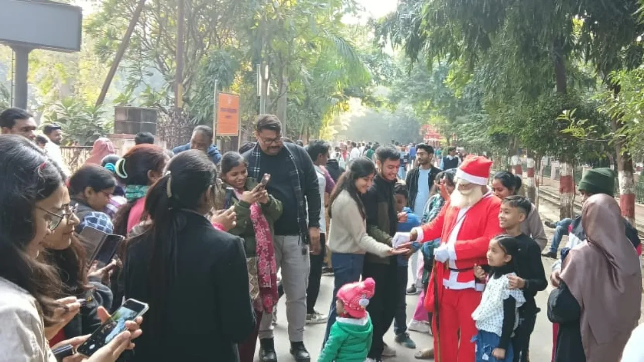 क्रिसमस पर लखनऊ चिड़ियाघर में उमड़ी रिकॉर्ड भीड़: 7000 से ज्यादा दर्शक पहुंचे, बच्चों से लेकर बड़ों तक ने जमकर की मस्ती