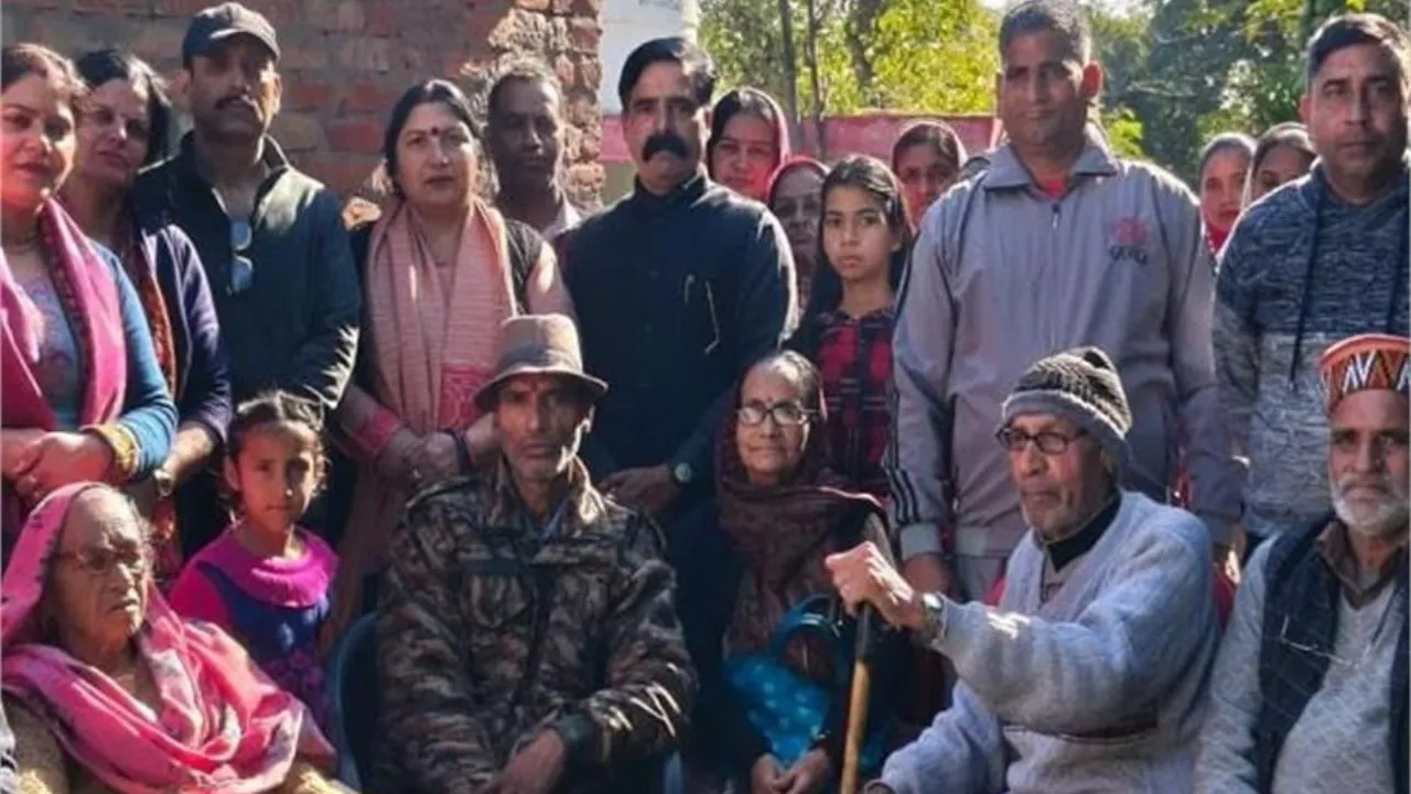 पंद्रह साल बाद हमीरपुर लौटे लापता सैनिक बलदेव सिंह, सोशल मीडिया बना सहारा 