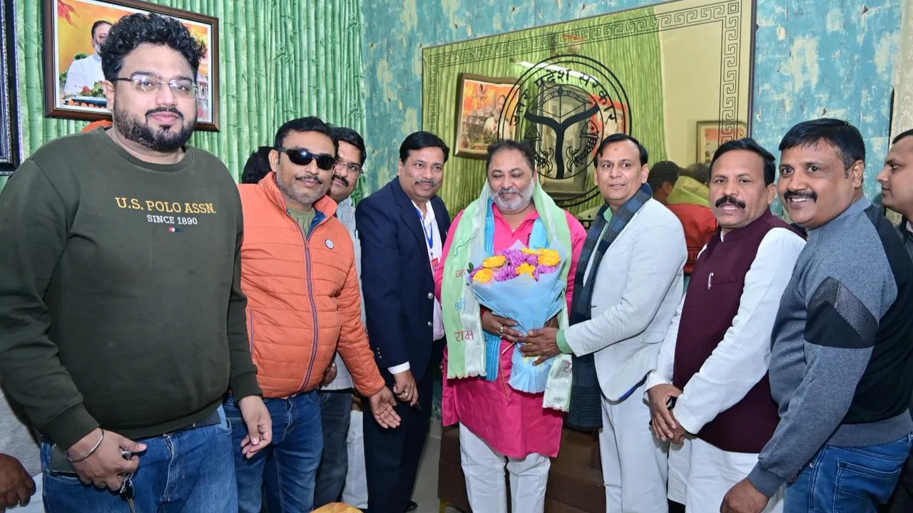 निजी टैक्सी वाहनों पर कार्रवाई को प्रदेशभर में जारी रखने की मांग, AITWA ने  परिवहन मंत्री  को सौंपा आभार पत्र