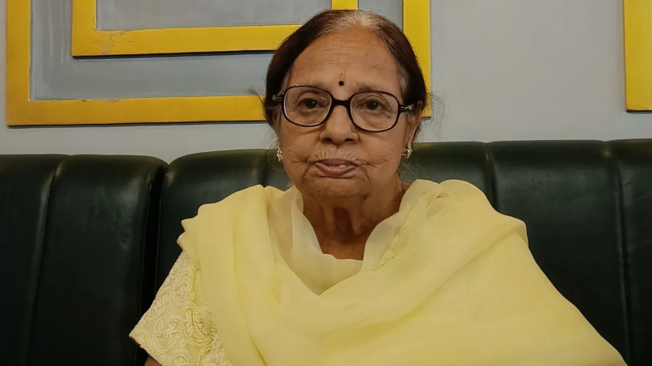 Lucknow News: लूट के विरोध में महिला की गला घोंटकर हत्या, घर में बिखरा सामान, CCTV में दिखा शॉल ओढ़े संदिग्ध