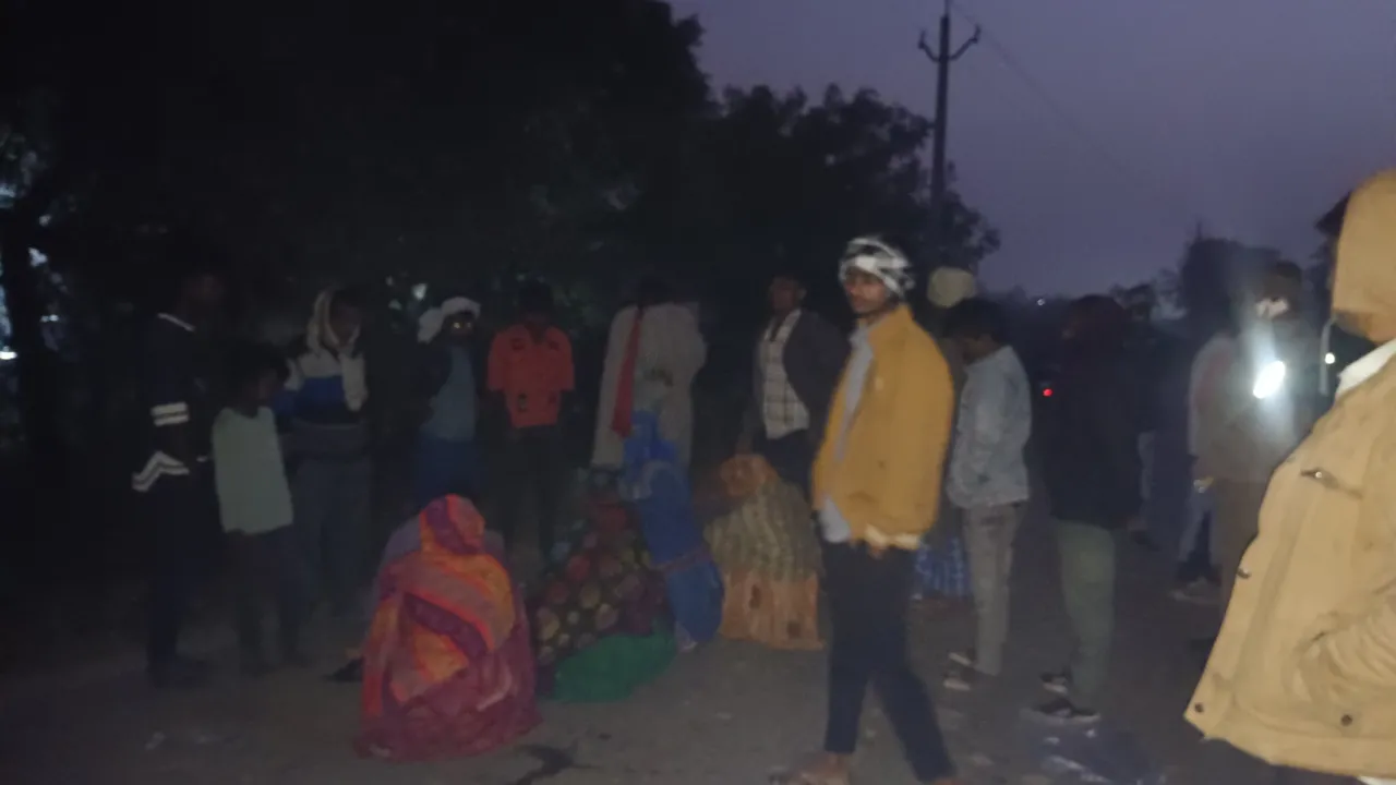 Kaushambi News: कौशांबी में ट्रैक्टर पलटने से दर्दनाक हादसा, दो की मौत