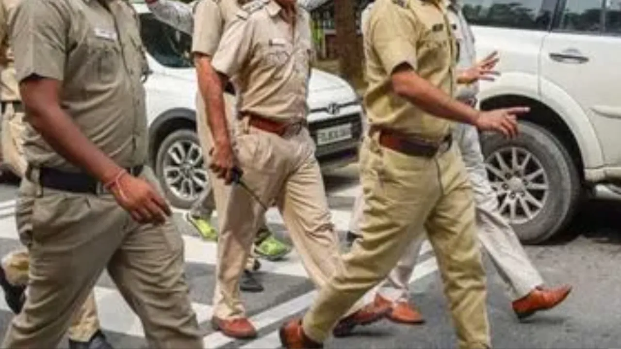 Lucknow News: अवैध शराब तस्करी का भंडाफोड़, 13,812 बोतल विदेशी शराब के साथ आरोपी गिरफ्तार 