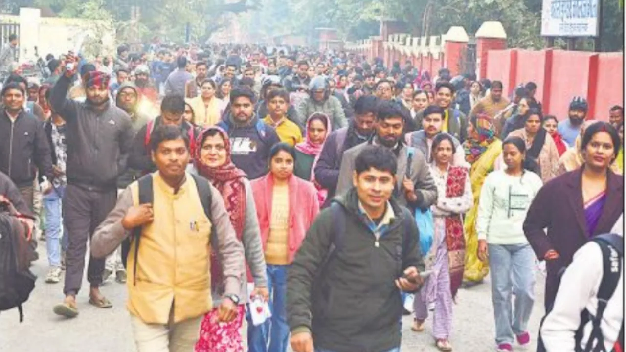 49 प्रतिशत अभ्यर्थियों ने छोड़ी सहायक अध्यापक प्रशिक्षित स्नातक परीक्षा, बोले अभ्यर्थी सामान्य रहा प्रश्नपत्र