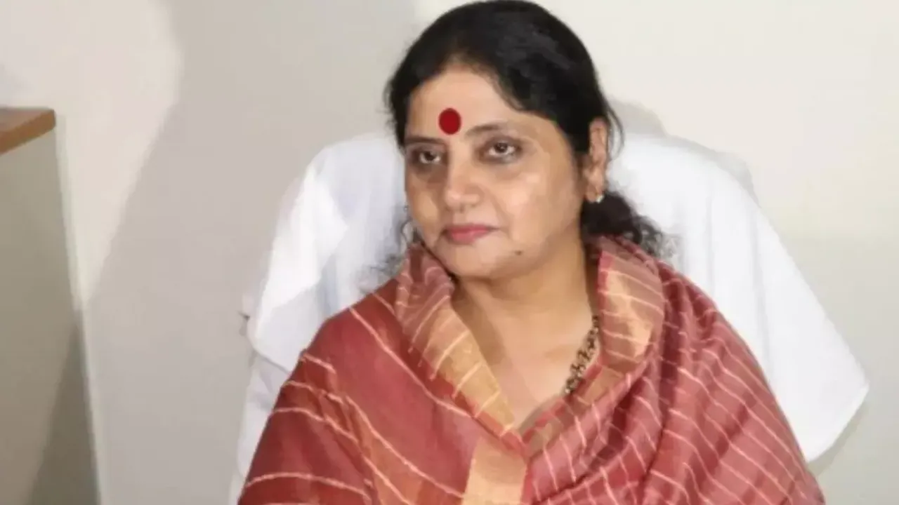 जालौन में कन्या जन्मोत्सव कार्यक्रम आयोजित, राज्य महिला आयोग अध्यक्ष ने नवजात बेटियों को दिया आशीर्वाद