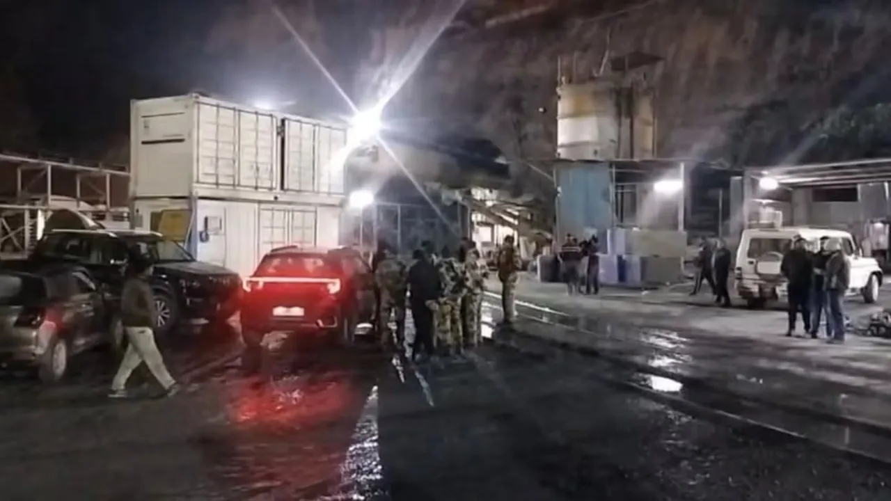 Uttarakhand News: निर्माणाधीन विद्युत परियोजना की लोको ट्रेनों में टक्कर, 60 घायल 