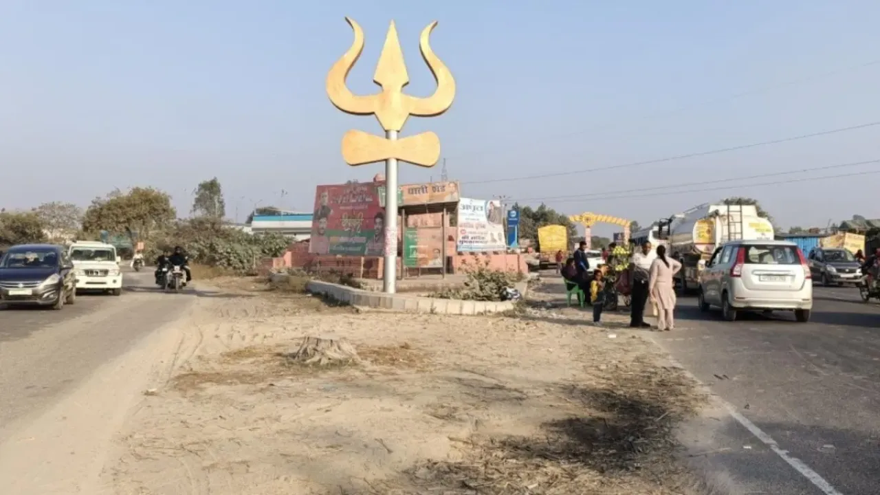 मुख्यमंत्री के आगमन को लेकर सजने लगा शहर... सड़कों की मरम्मत, सफाई के साथ डिवाइडरों पर हो रहा पेंट