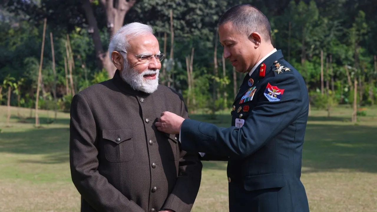 Armed Forces Flag Day: प्रधानमंत्री मोदी और उपराष्ट्रपति ने सशस्त्र बलों के प्रति जताया आभार 