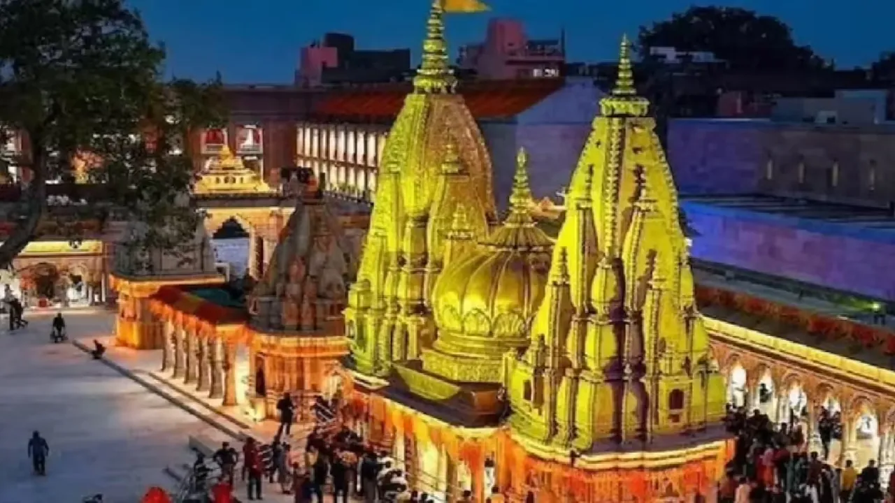 वाराणसी में श्रद्धालुओं की भारी भीड़: 20 लाख ने टेका मत्था, स्पर्श दर्शन 3 जनवरी तक बंद