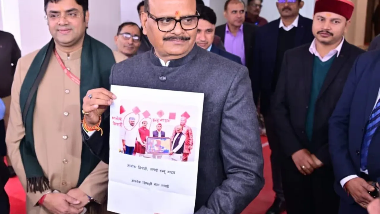 कफ सिरप में वांछितों से रिश्ते की स्थिति स्पष्ट करे सपा, ब्रजेश पाठक ने दिखाई अखिलेश के साथ तस्वीरें 