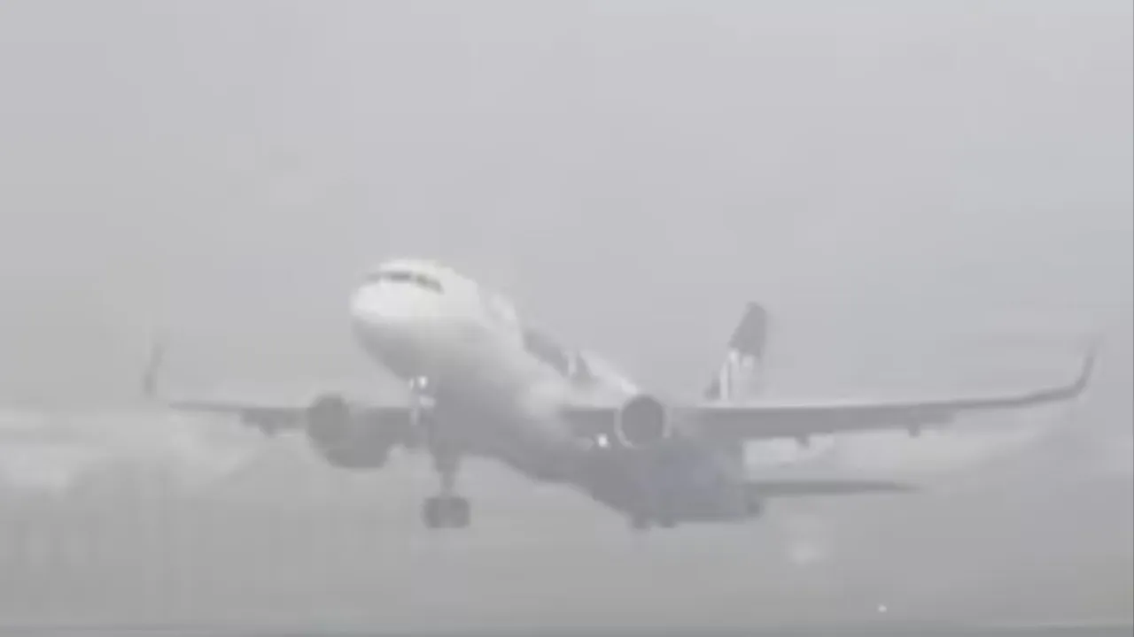 दिल्ली में जहरीली धुंध का कहर: IGI एयरपोर्ट पर 228 उड़ानें रद्द, 5 डायवर्ट, एयरलाइंस ने जारी की एडवाइजरी