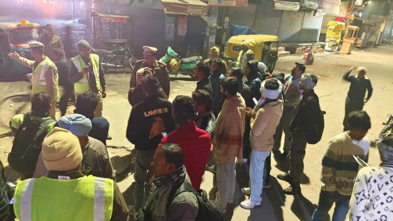 'Operation Aghaat 3.0':ऑपरेशन आघात 3.0 चला रही दिल्ली दक्षिण-पूर्वी पुलिस, 1,306 को किया गिरफ्तार