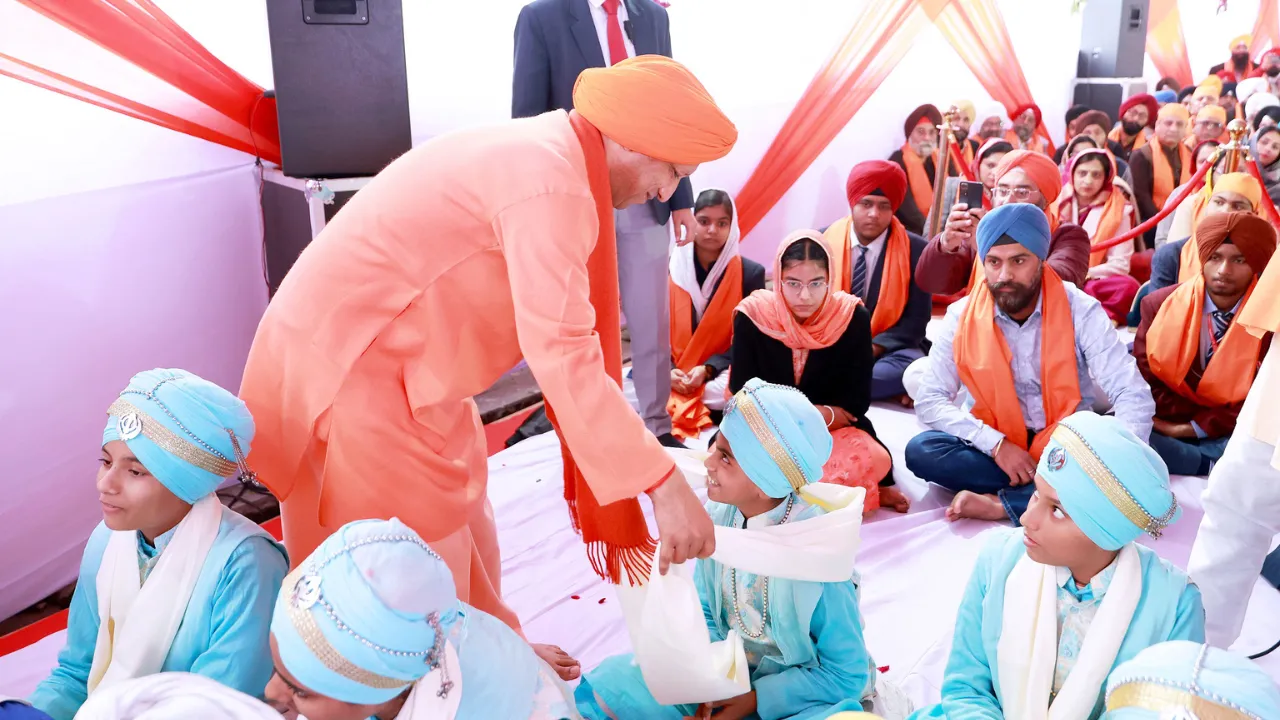 वीर बाल दिवस पर साहिबजादों को नमन, सीएम योगी के आवास पर हुआ कीर्तन समागम 