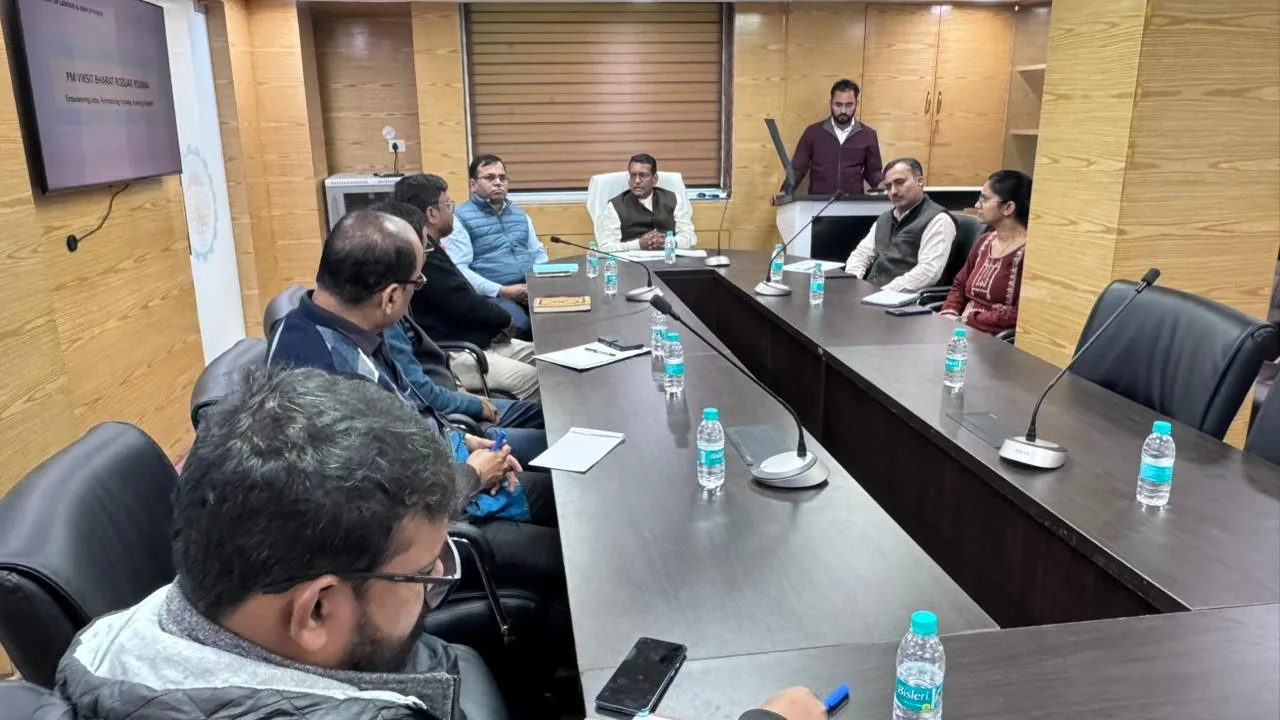 Lucknow News: नियोक्ताओं के पास अप्रैल 2026 तक मौका, कराएं कर्मियों का पंजीयन