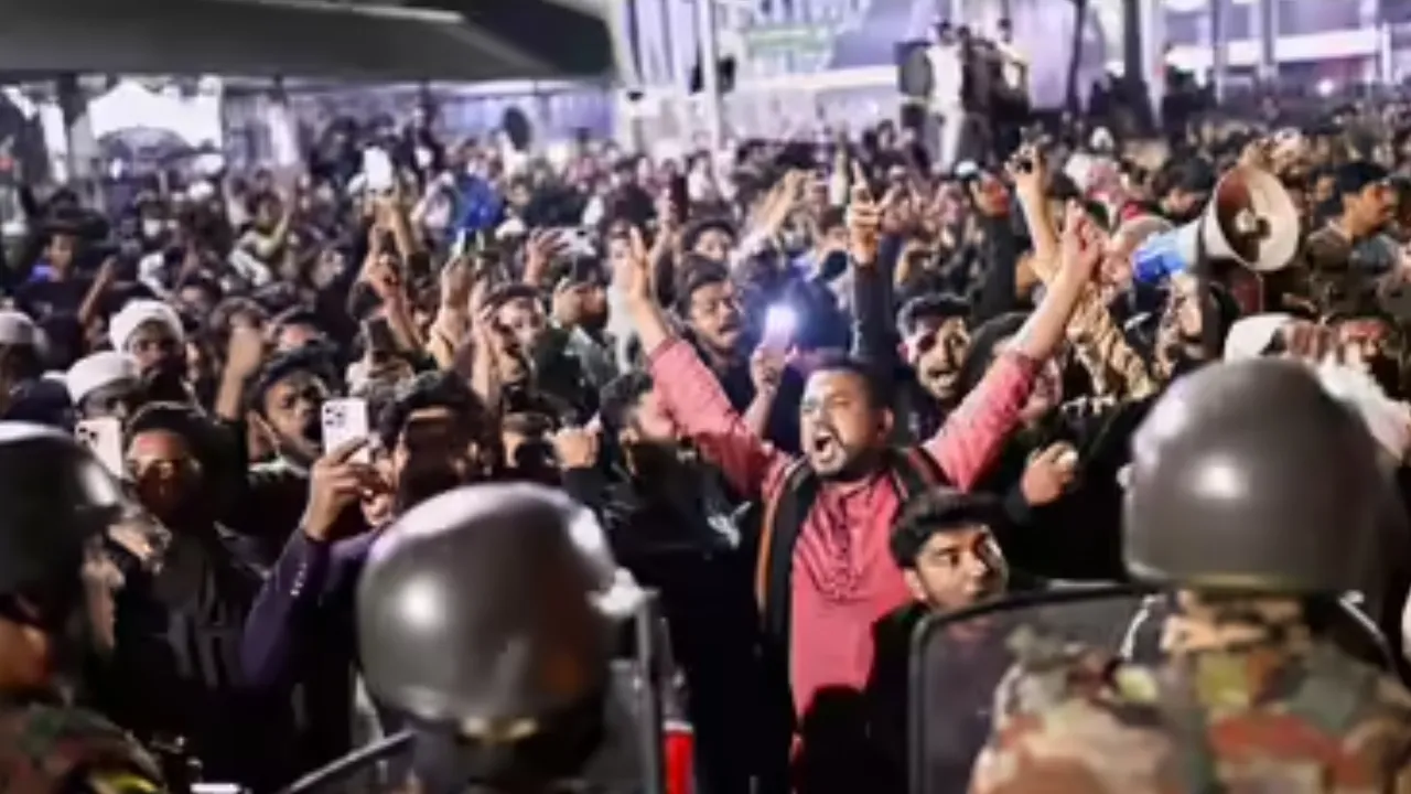 शरीफ उस्मान हादी की मौत से बांग्लादेश में भड़की हिंसा: सड़कों पर जगह-जगह प्रदर्शन, देश में छाया मातम