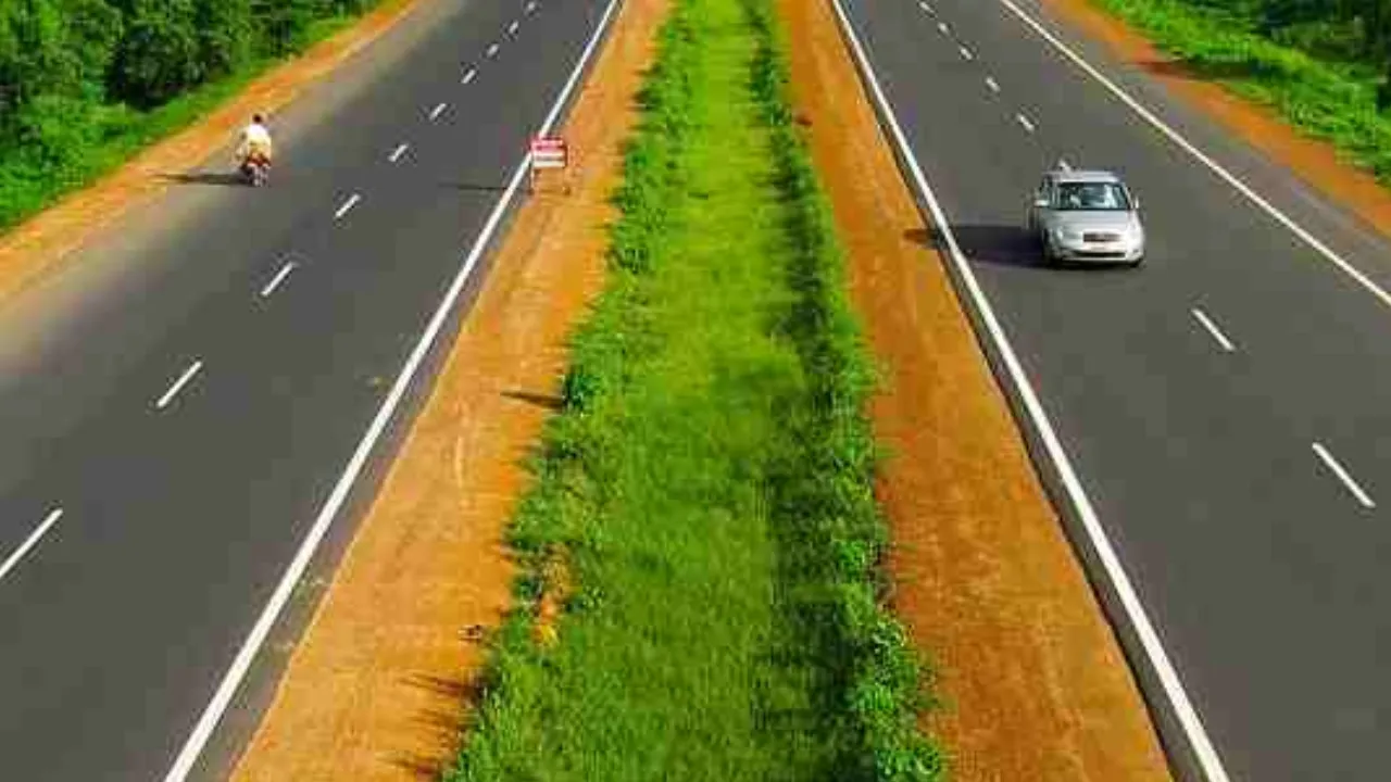 सड़क सुरक्षा को जन-आंदोलन बनाने की मुहिम: ‘सड़क सुरक्षा मित्र’ और ‘राहवीर’ योजनाओं का यूपी में जोरदार विस्तार