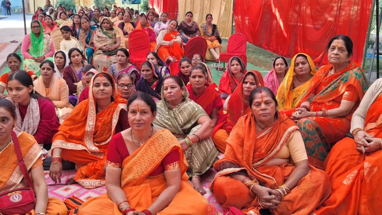 मोबाइल और टीवी सीरियल पारिवारिक कलह का कारण... परिवारों में संवाद कर हो रहा संवाद: पं. गोविंद मिश्रा