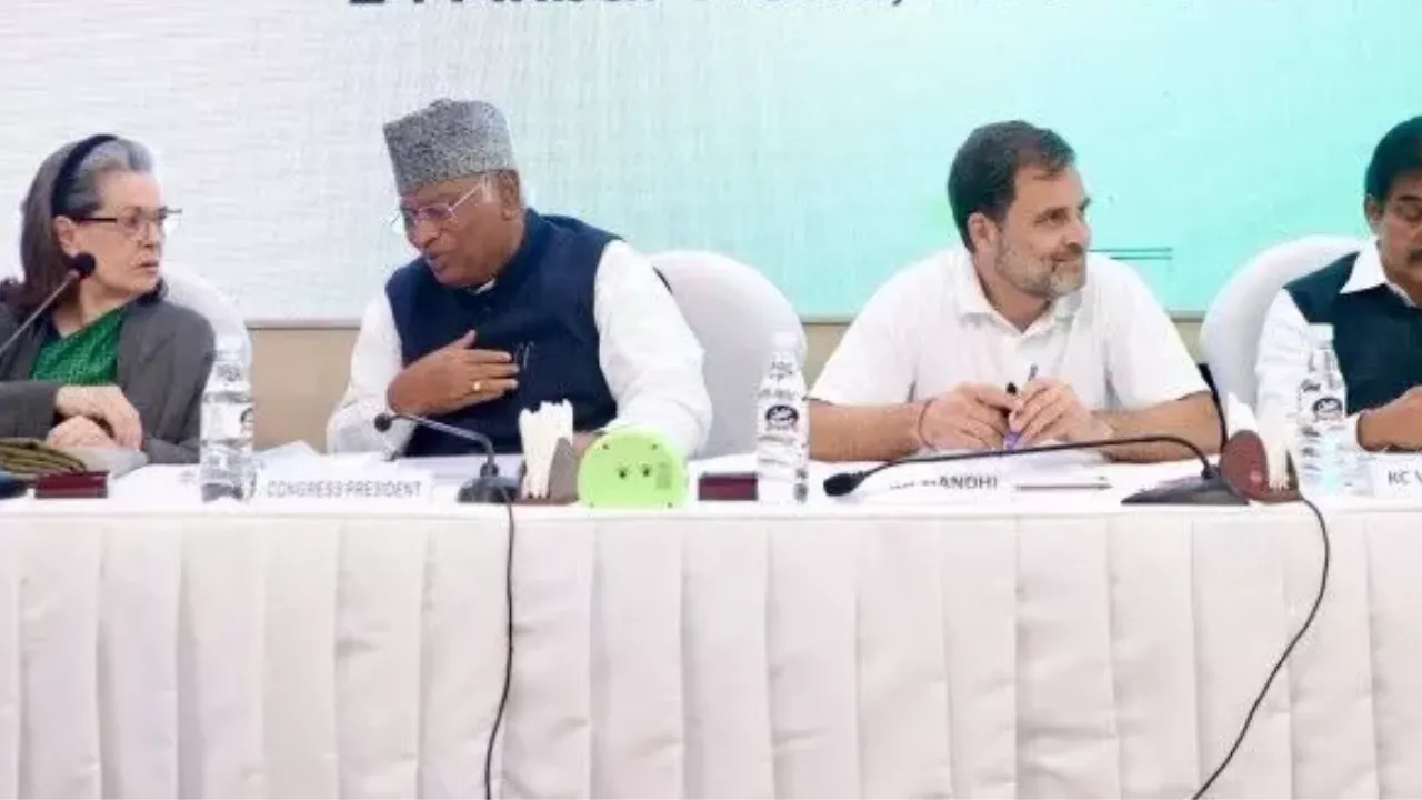  CWC बैठक में मनरेगा पर तय होगी आगे की रणनीति, राहुल-सोनिया की अगुवाई में राष्ट्रव्यापी आंदोलन की तैयारी!