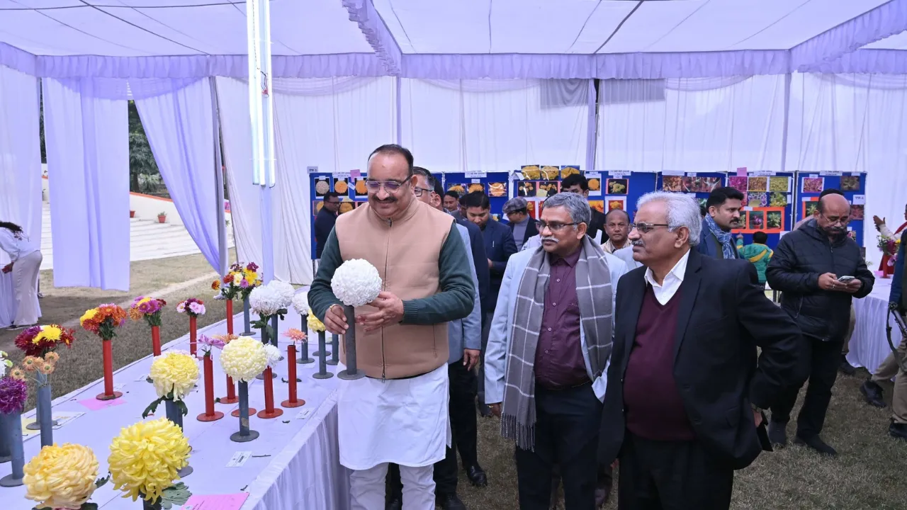 गुलदाउदी एवं कोलियस प्रदर्शनी का हुआ संपन्न, बोले दिनेश प्रताप- किसानों एवं युवाओं के लिए पुष्पकृषि आजीविका का सशक्त विकल्प