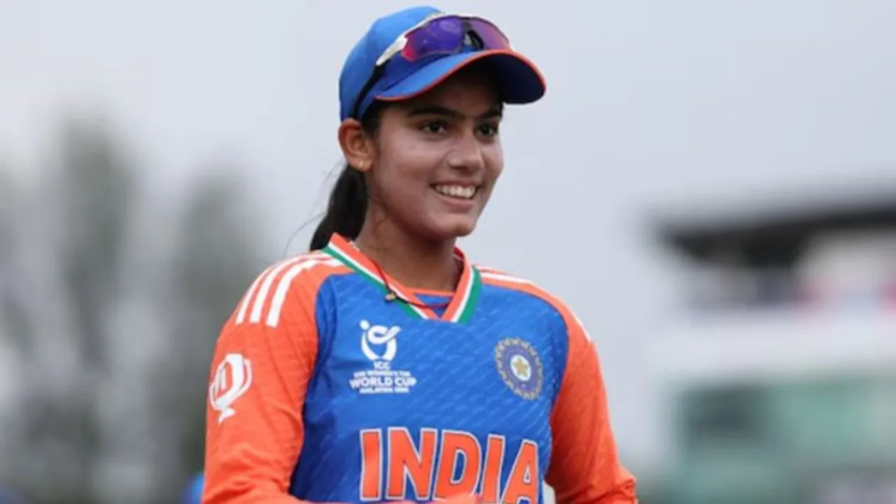 डेब्यू मैच में चमकी वैष्णवी शर्मा, बोलीं- 'विकेट नहीं मिला, लेकिन प्रदर्शन से खुश हूं'