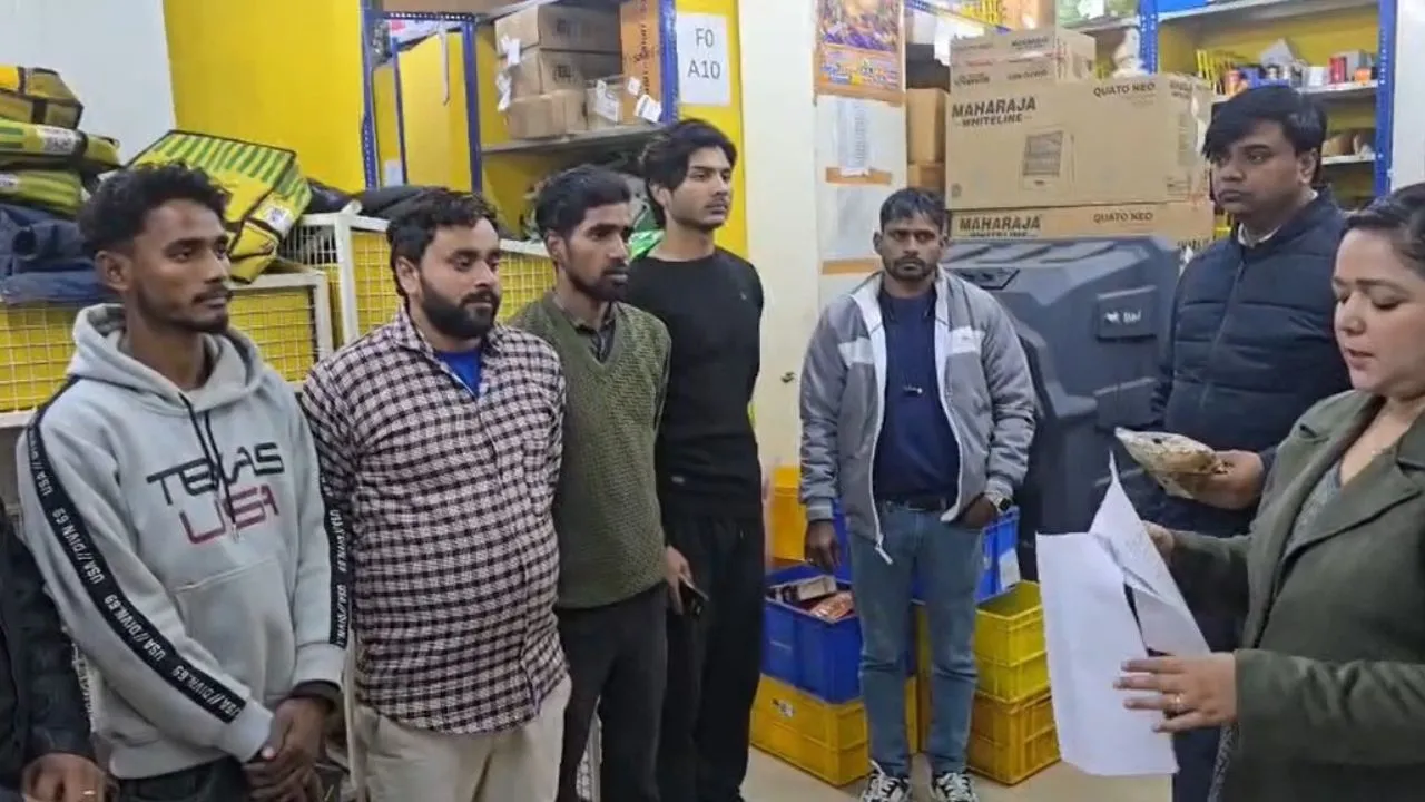 बाराबंकी में भुने चने पर चला अभियान:  केमिकल का हो रहा इस्तेमाल, रिटेलर्स से नमूने लेकर की जा रही जांच 
