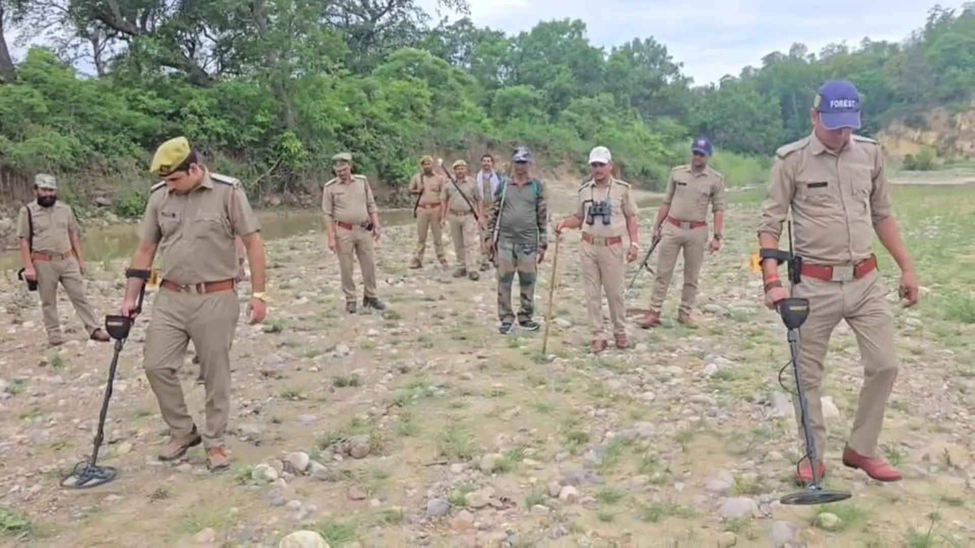 Moradabad: कॉर्बेट पार्क में हाई अलर्ट, वनकर्मियों की छुट्टियां रद्द, यूपी से लगती सीमा पर ड्रोन कैमरों से निगरानी