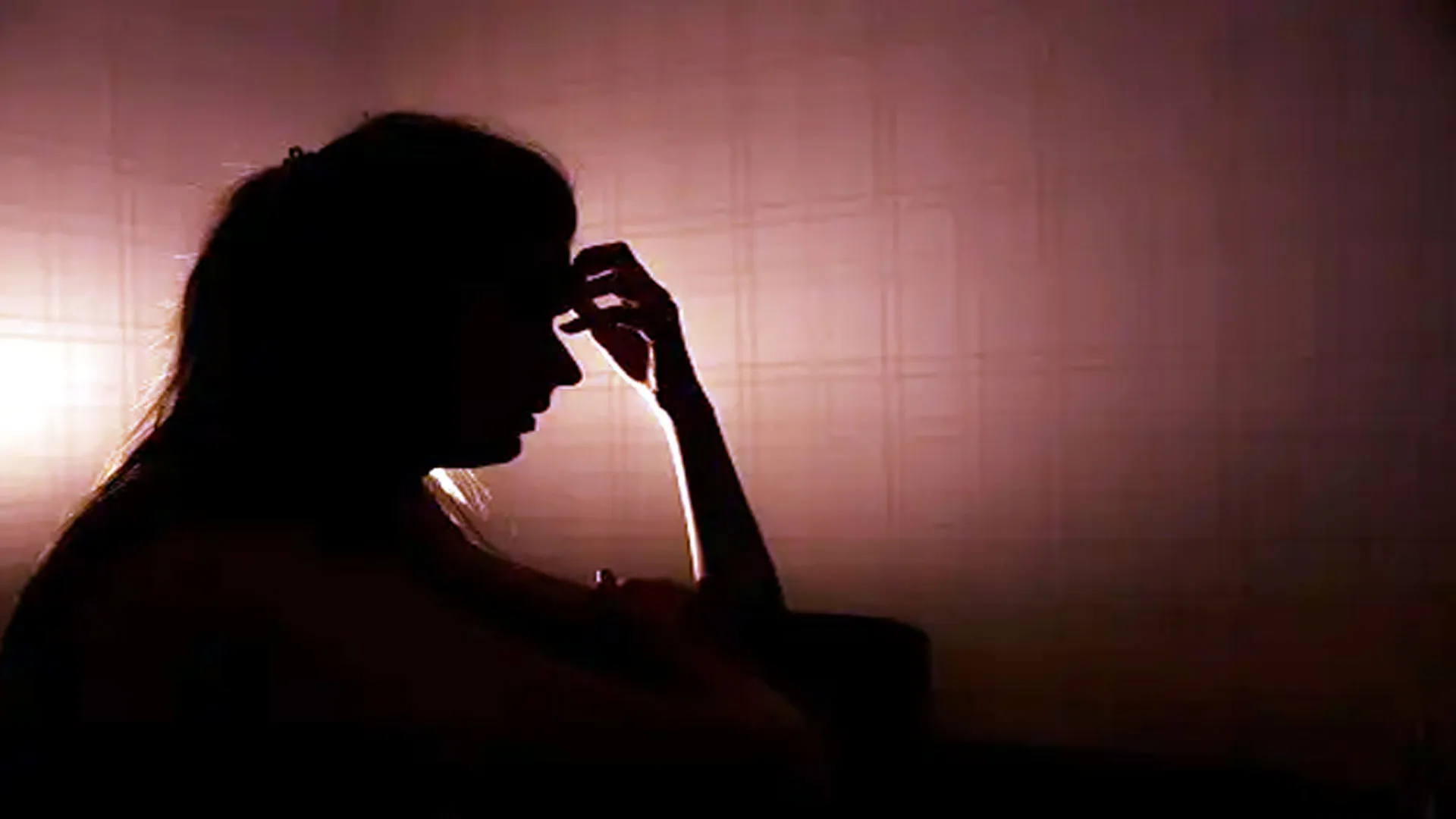 Rampur : दो माह की बेटी को कब्जे में कर महिला के साथ तीन युवकों ने किया रेप